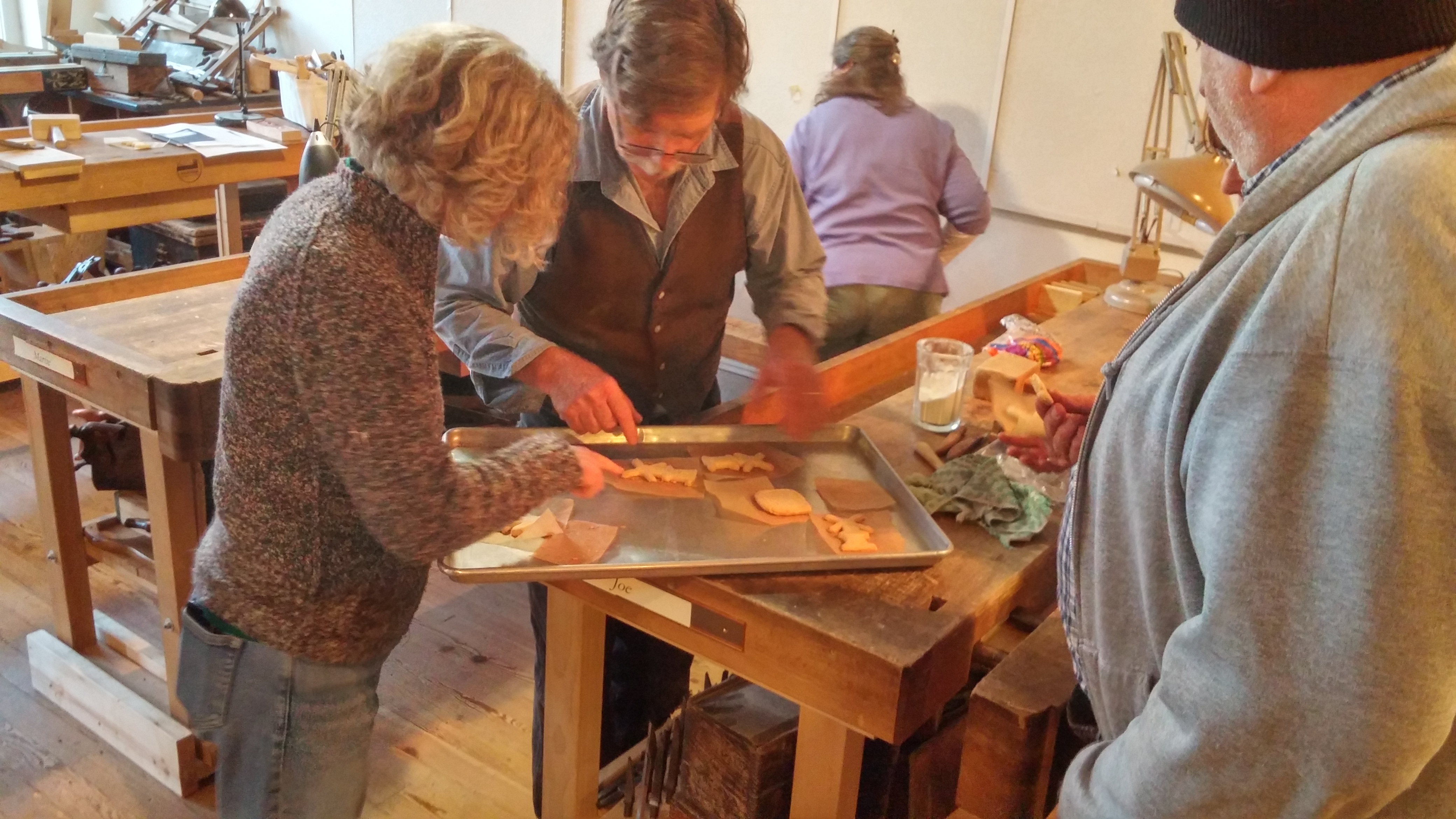 Carving Cookie Molds with Roy Underhill! - Mary May - Woodcarver