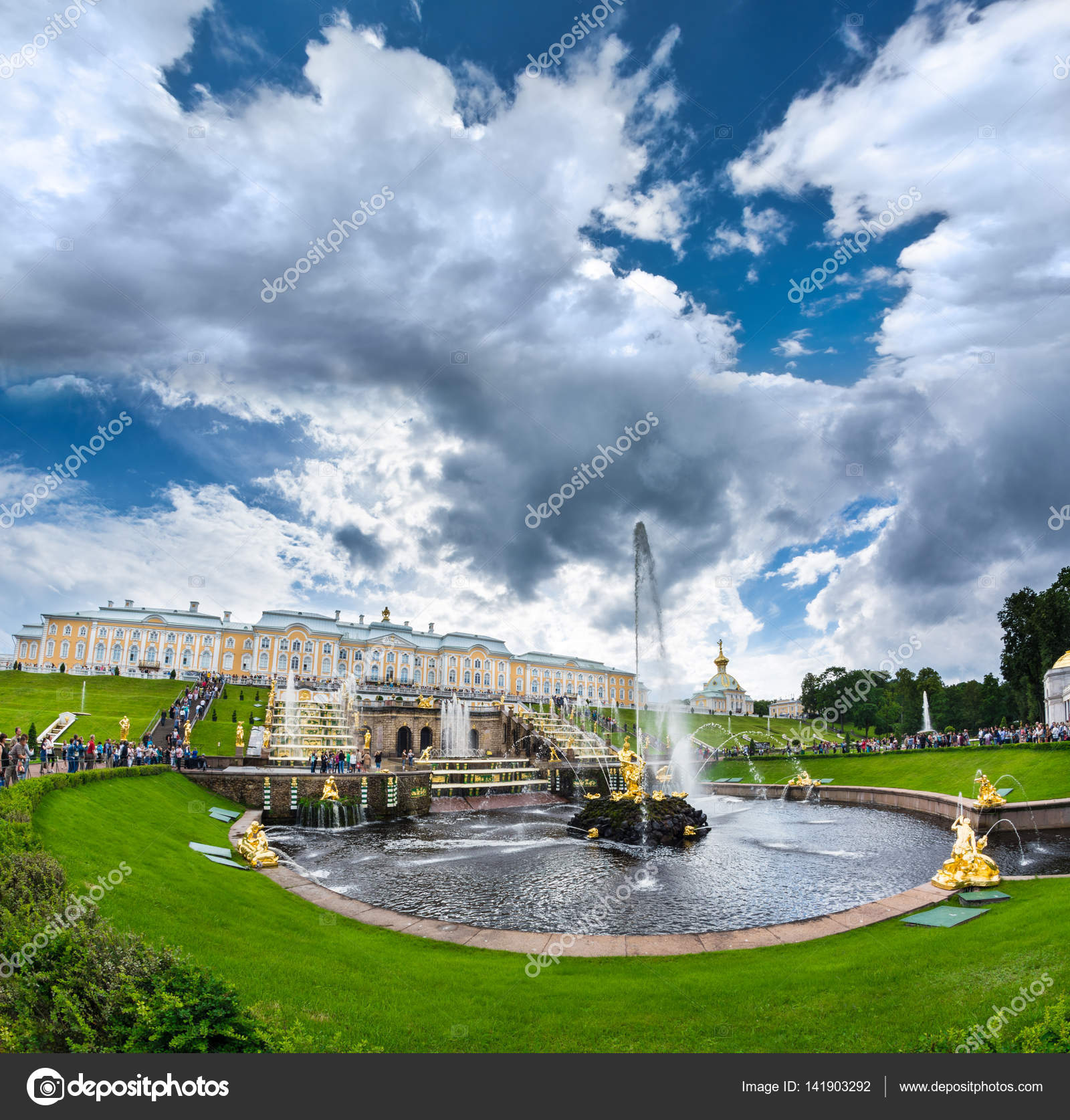 Grand cascade in Pertergof, Saint-Petersburg, Russia – Stock ...