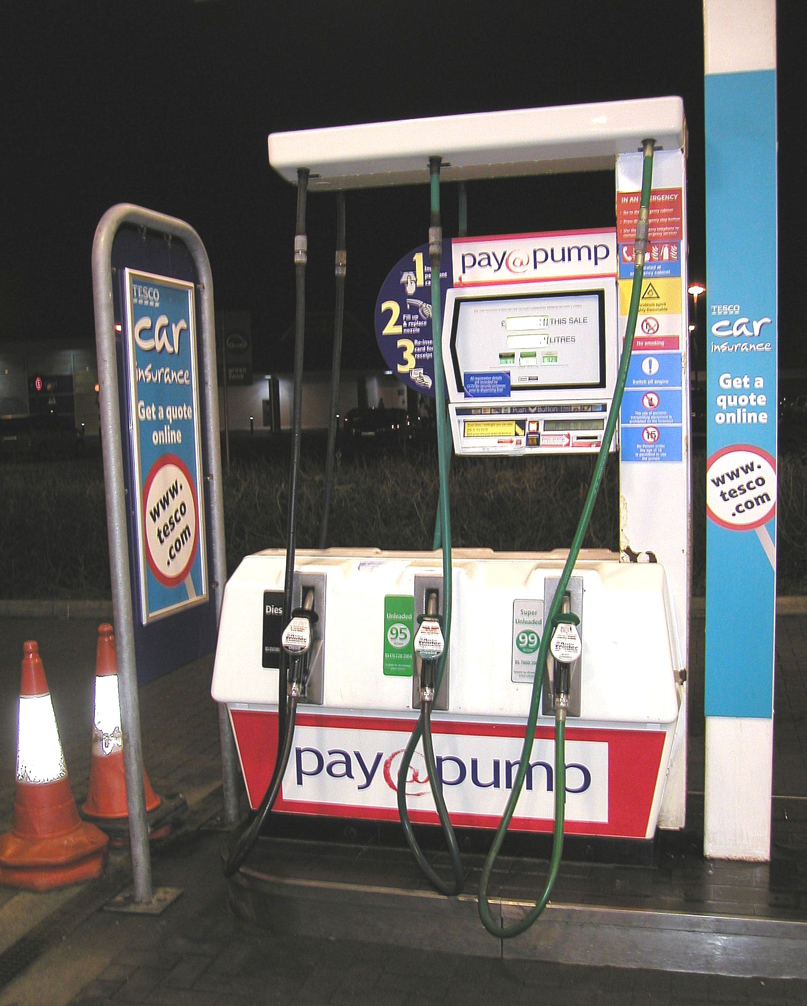 File:Tesco petrol pump.JPG - Wikipedia