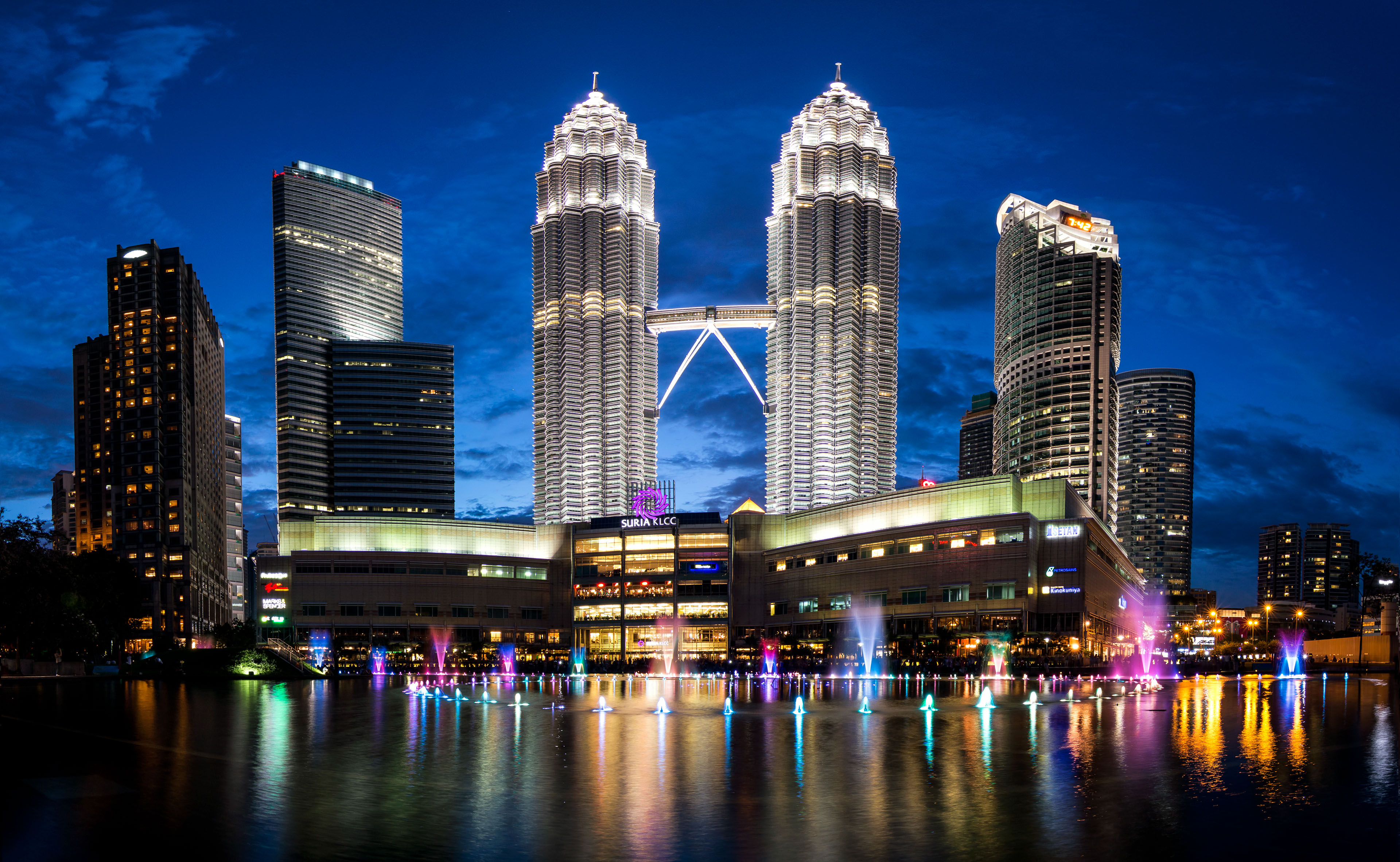 Wallpaper Petronas Towers, Malaysia, Kuala Lumpur, Skyline ...