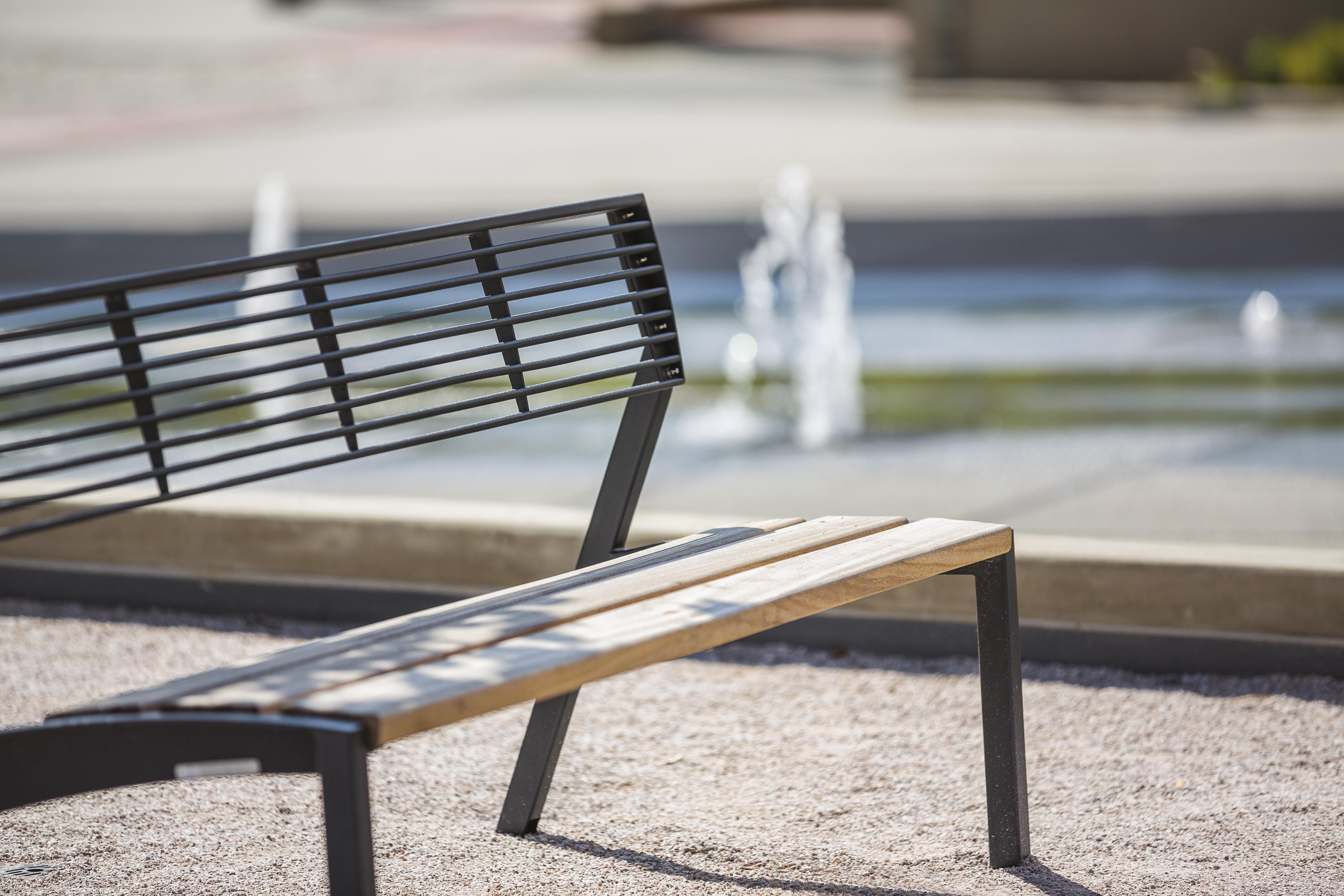 VERA | BENCH WITH BACKREST - Exterior benches from mmcité | Architonic