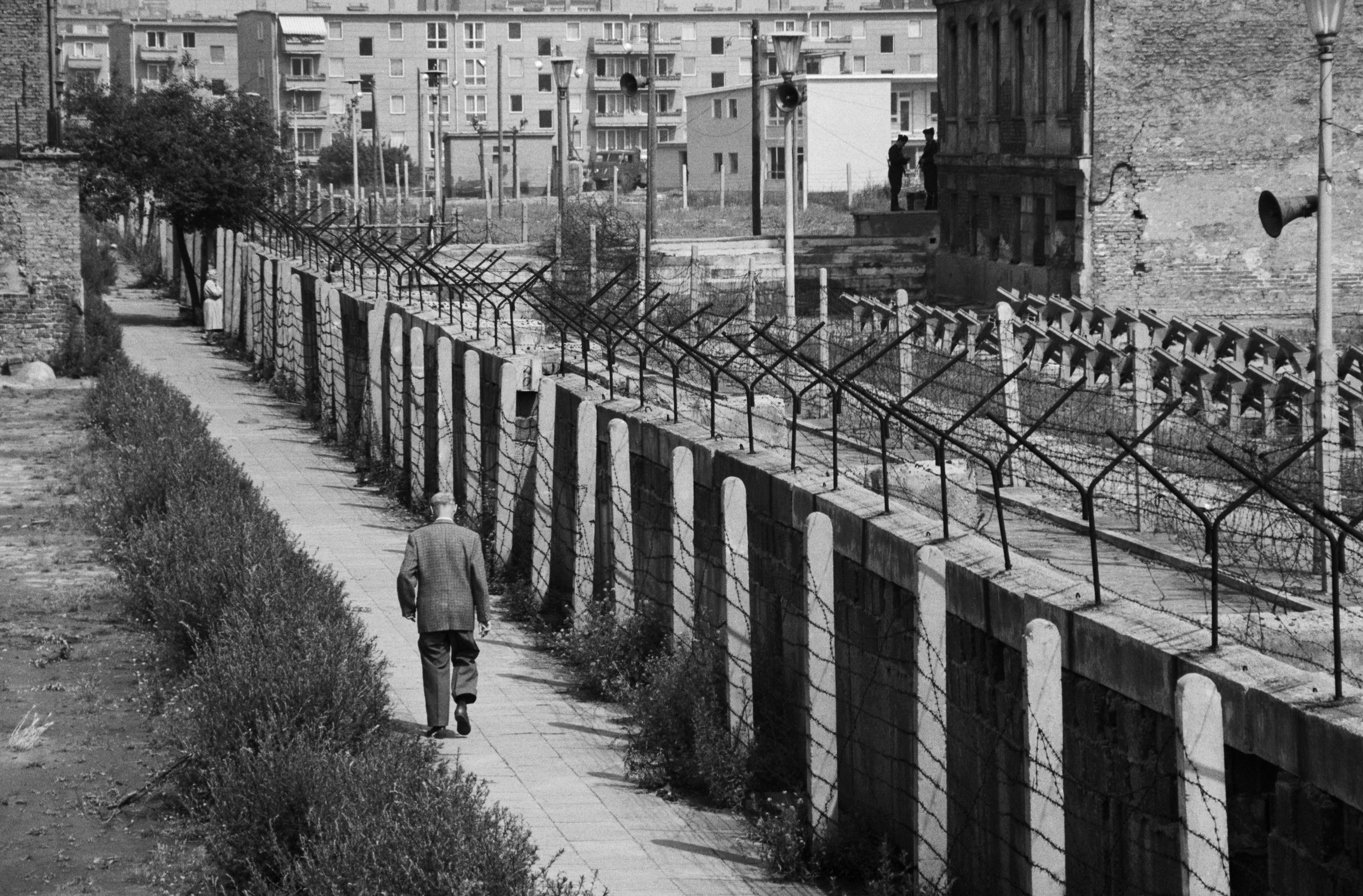 Фрг и гдр берлинская стена. Берлинская стена. Берлинская стена ФРГ. Берлинская стена 1970. «Берлинская стена» (Berliner Mauer)..