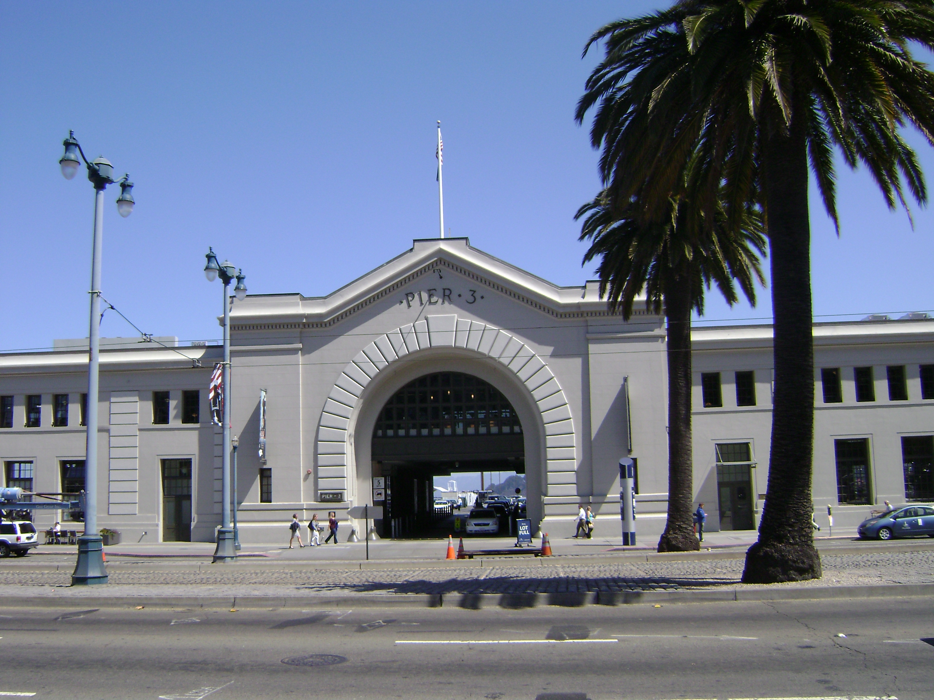 File:Pier 3, San Francisco.JPG - Wikimedia Commons