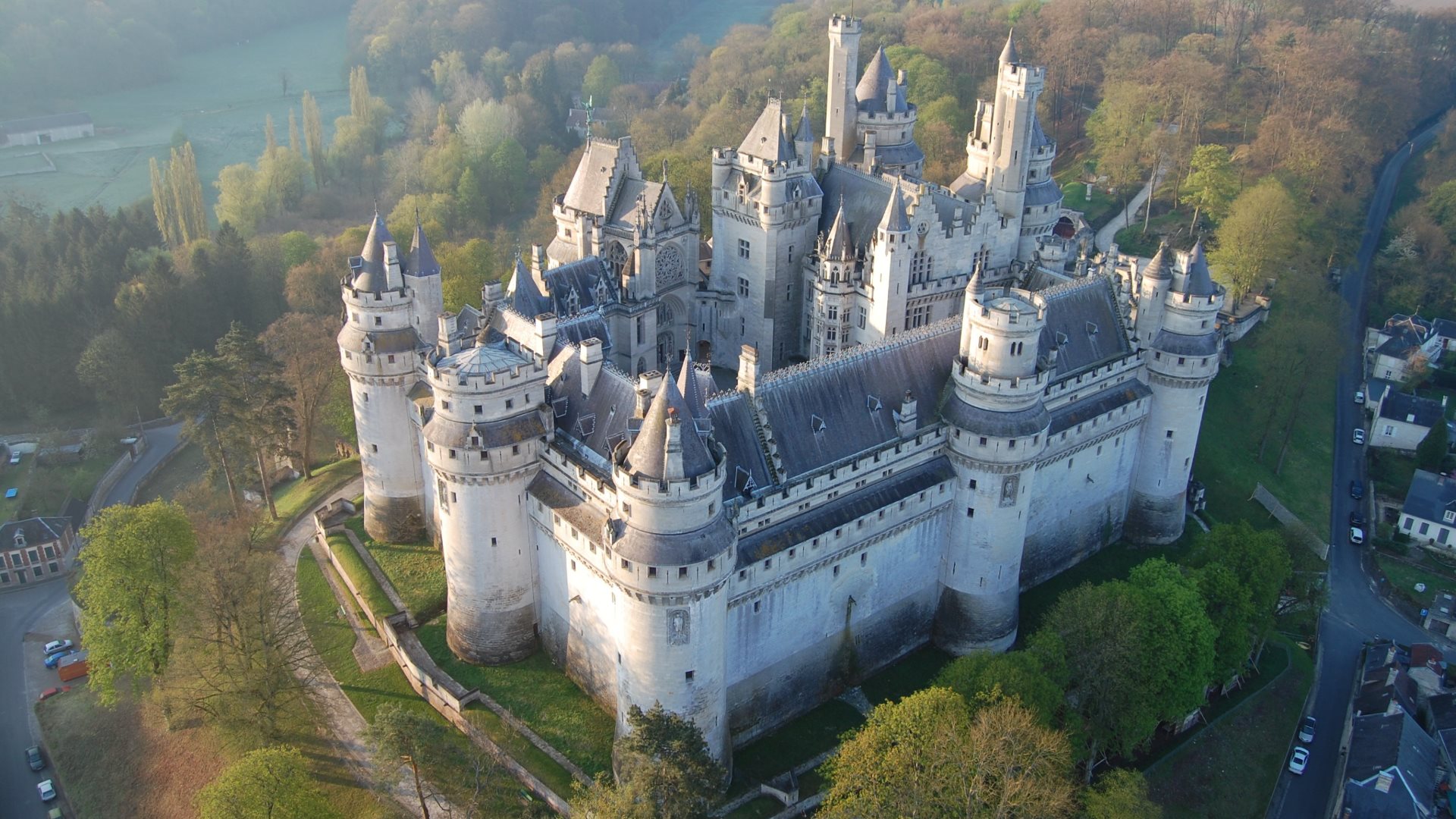 Pierrefonds castle, France - Imgur