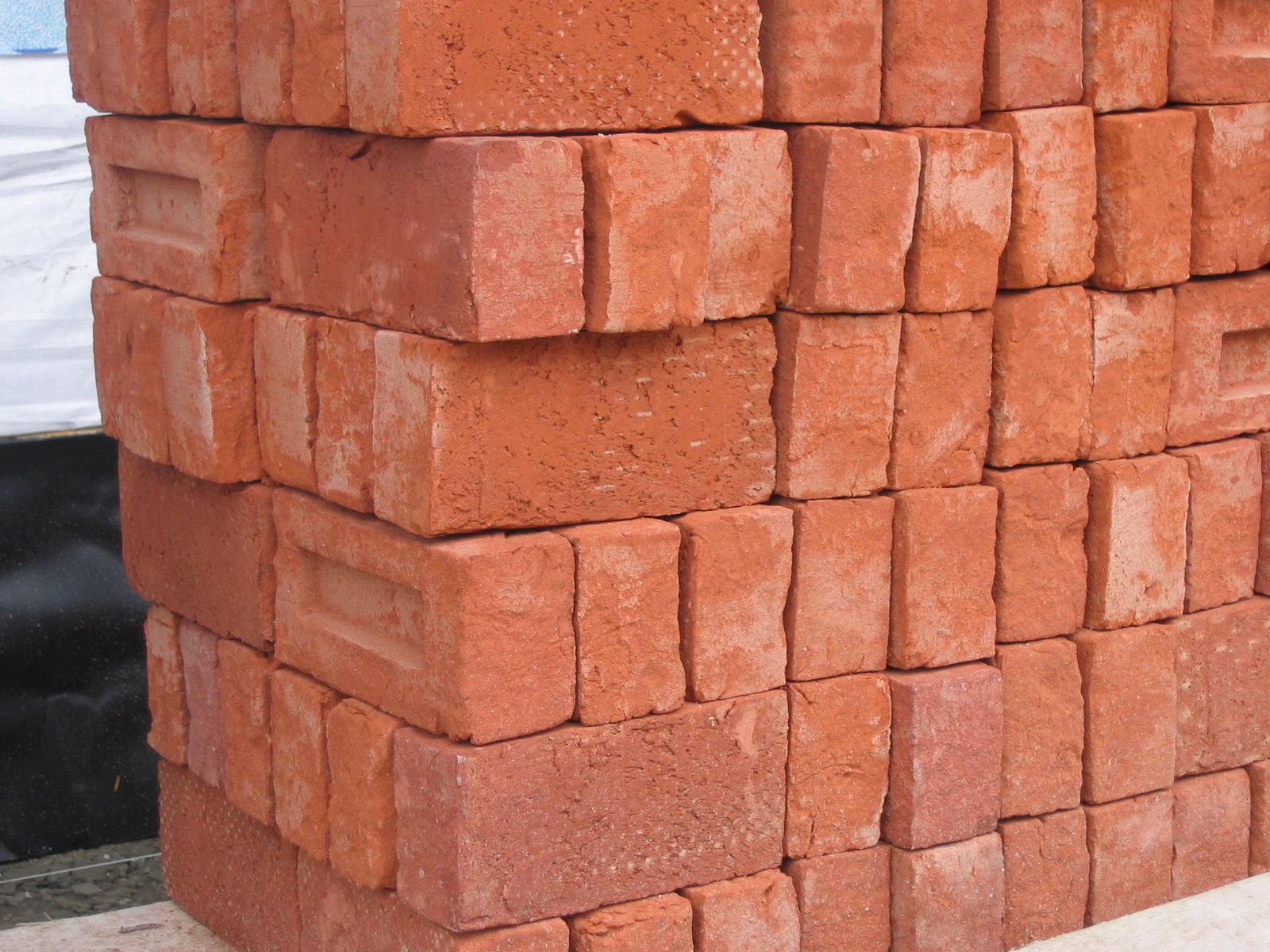 File:Stapel bakstenen - Pile of bricks 2005 Fruggo.jpg - Wikimedia ...
