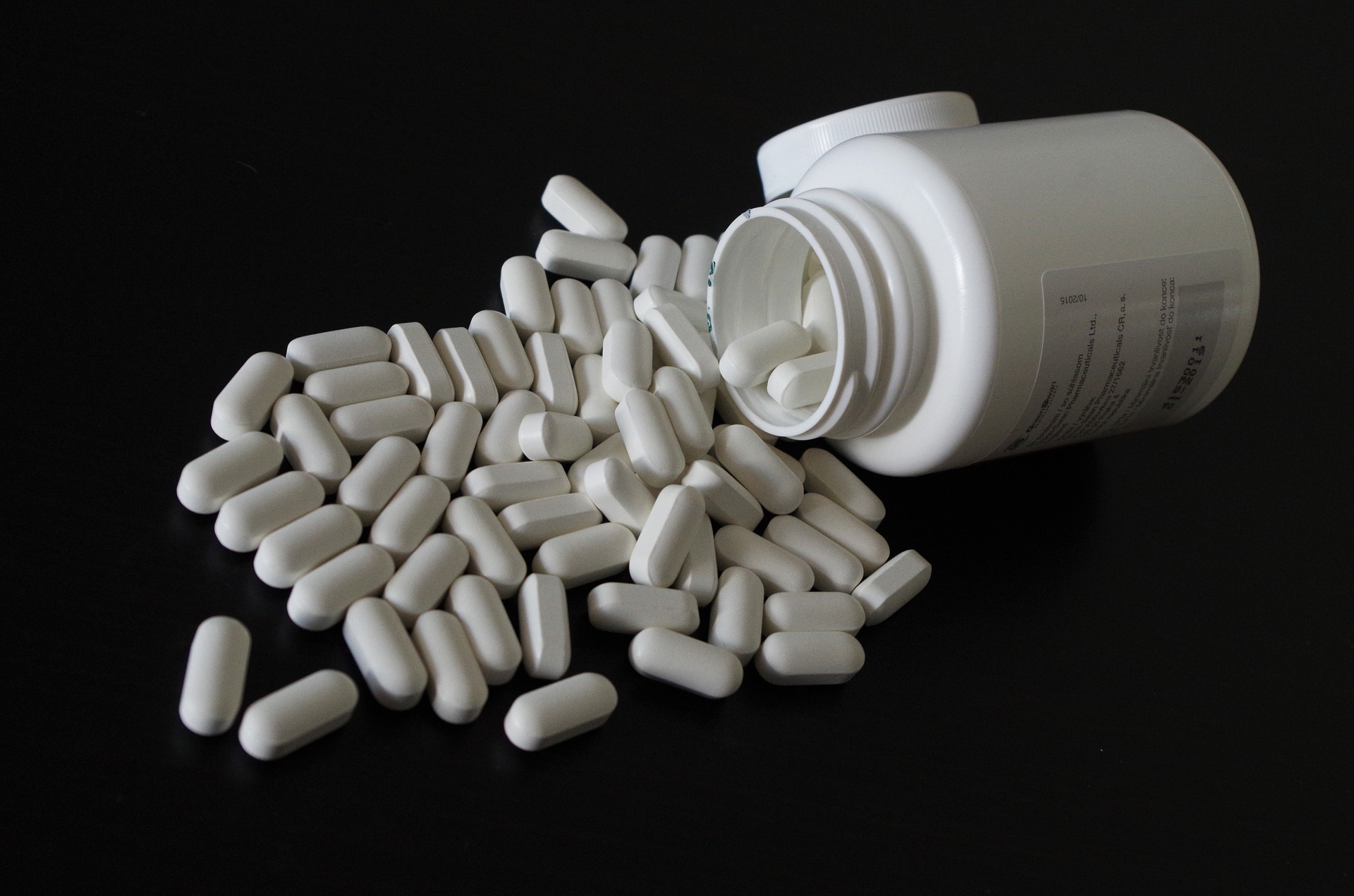 Taking painkillers with sleeping pills is an increasingly risky ...