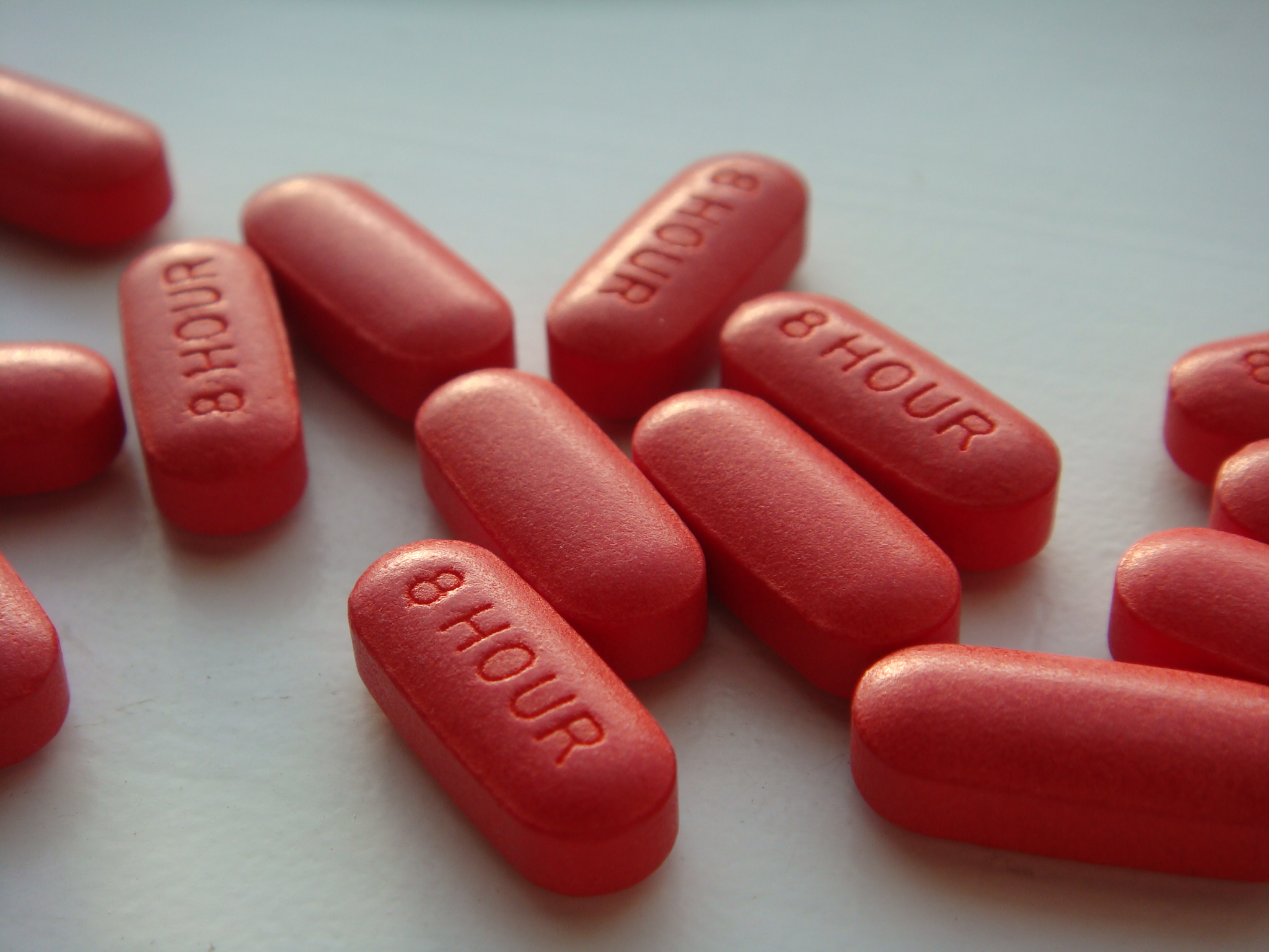 File:Tylenol 8 hour pills closeup.jpg - Wikimedia Commons