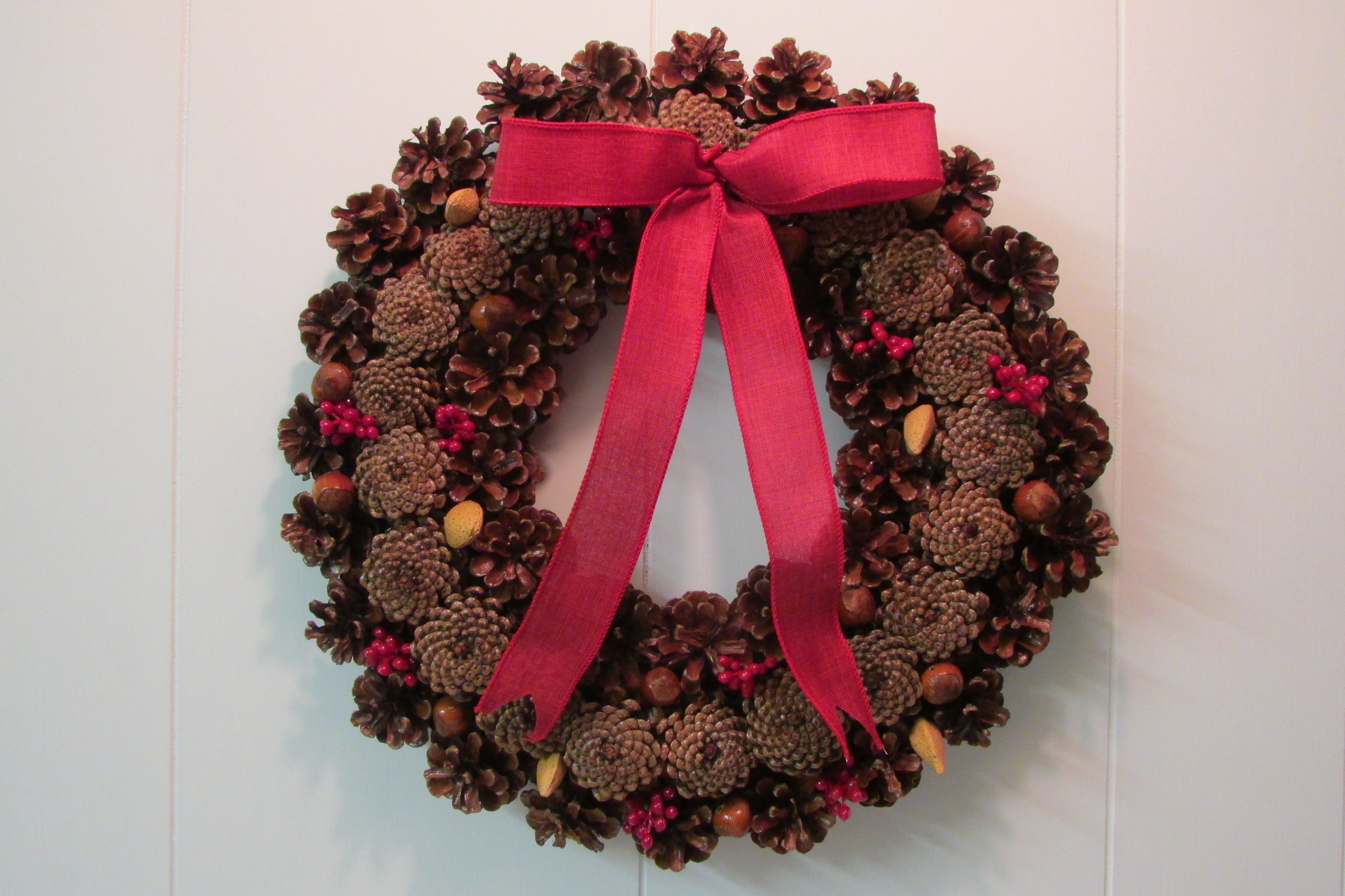 How to make a Pine Cone Christmas Wreath | Fred Gonsowski Garden Home