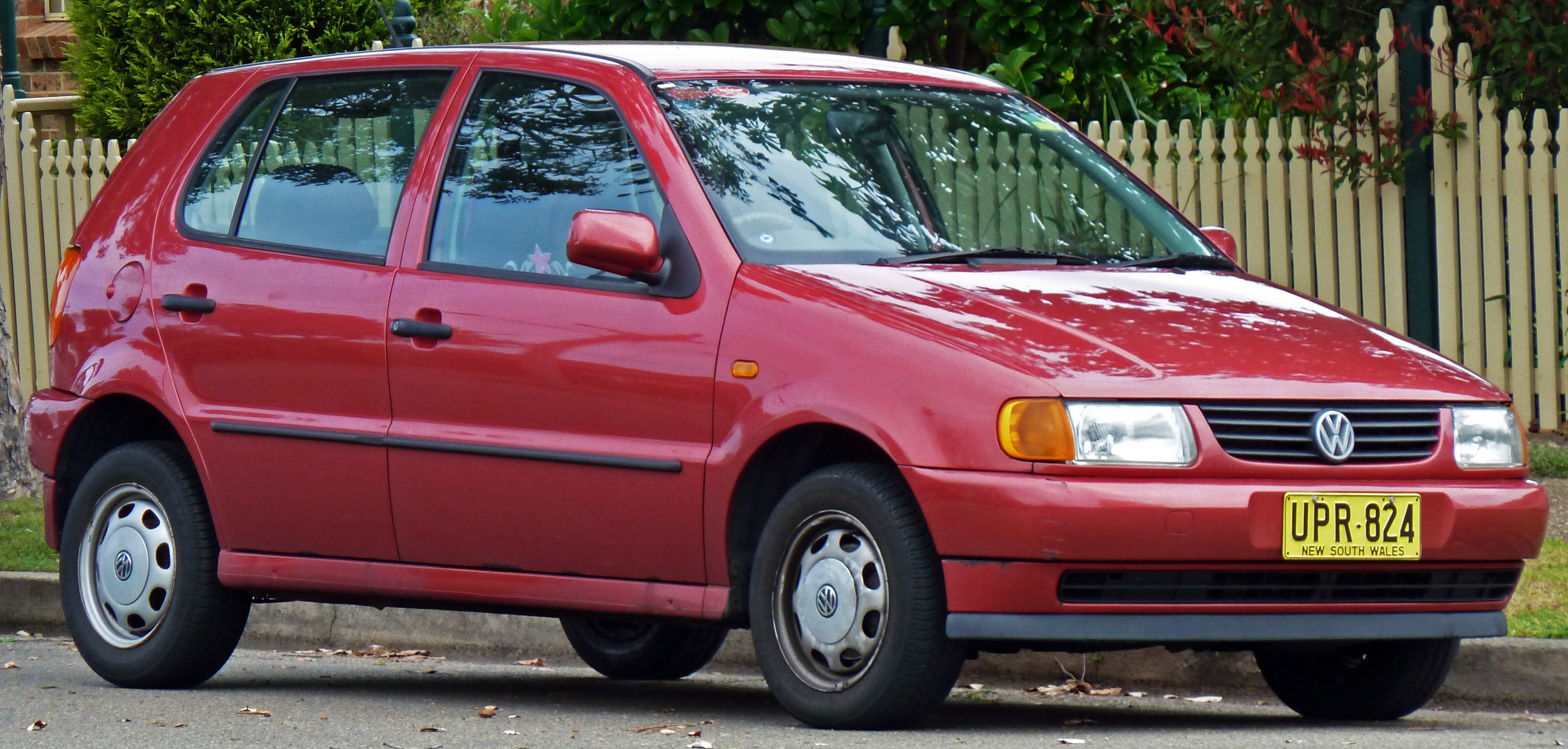 File:1997 Volkswagen Polo (6N) 5-door hatchback (2010-09-23).jpg ...