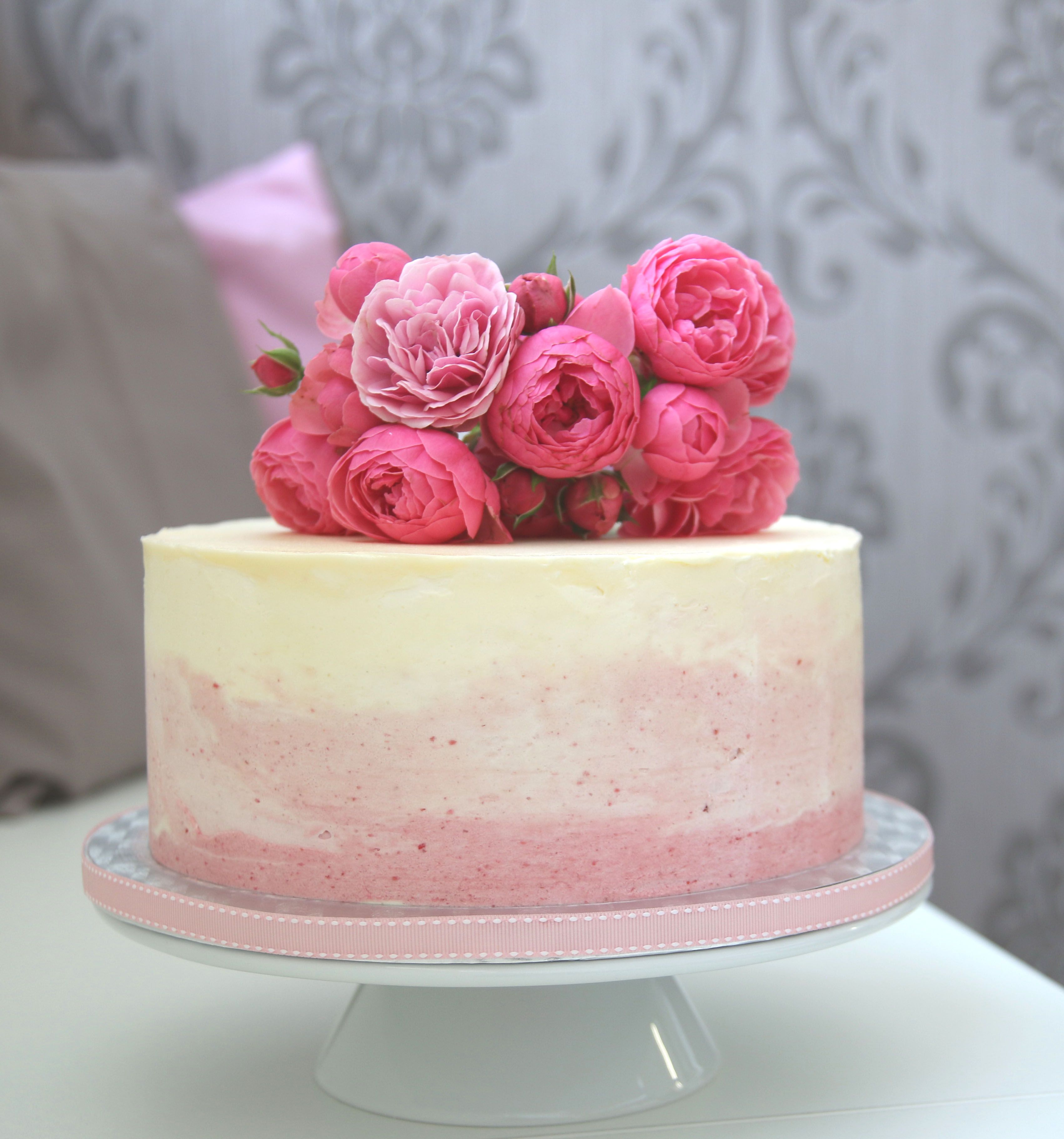www.KUCHENmitSTIL.at - The finest Pastry - elegant buttercream cake ...