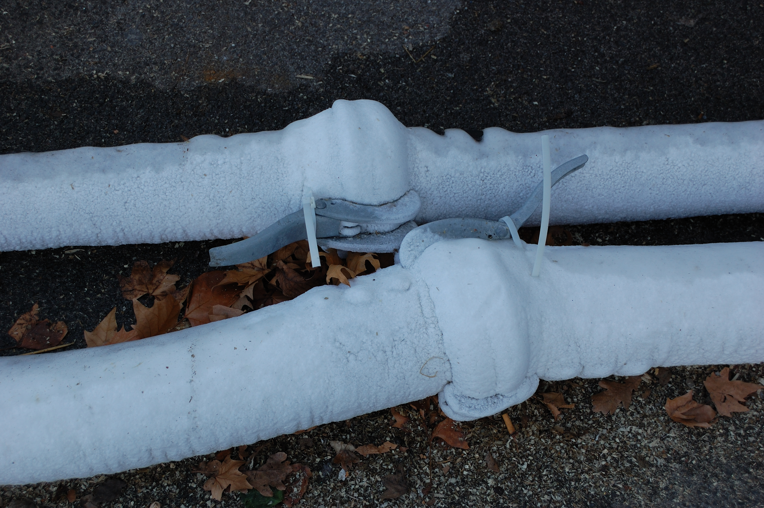 File:Wien Frozen Pipes (2311358162).jpg - Wikimedia Commons