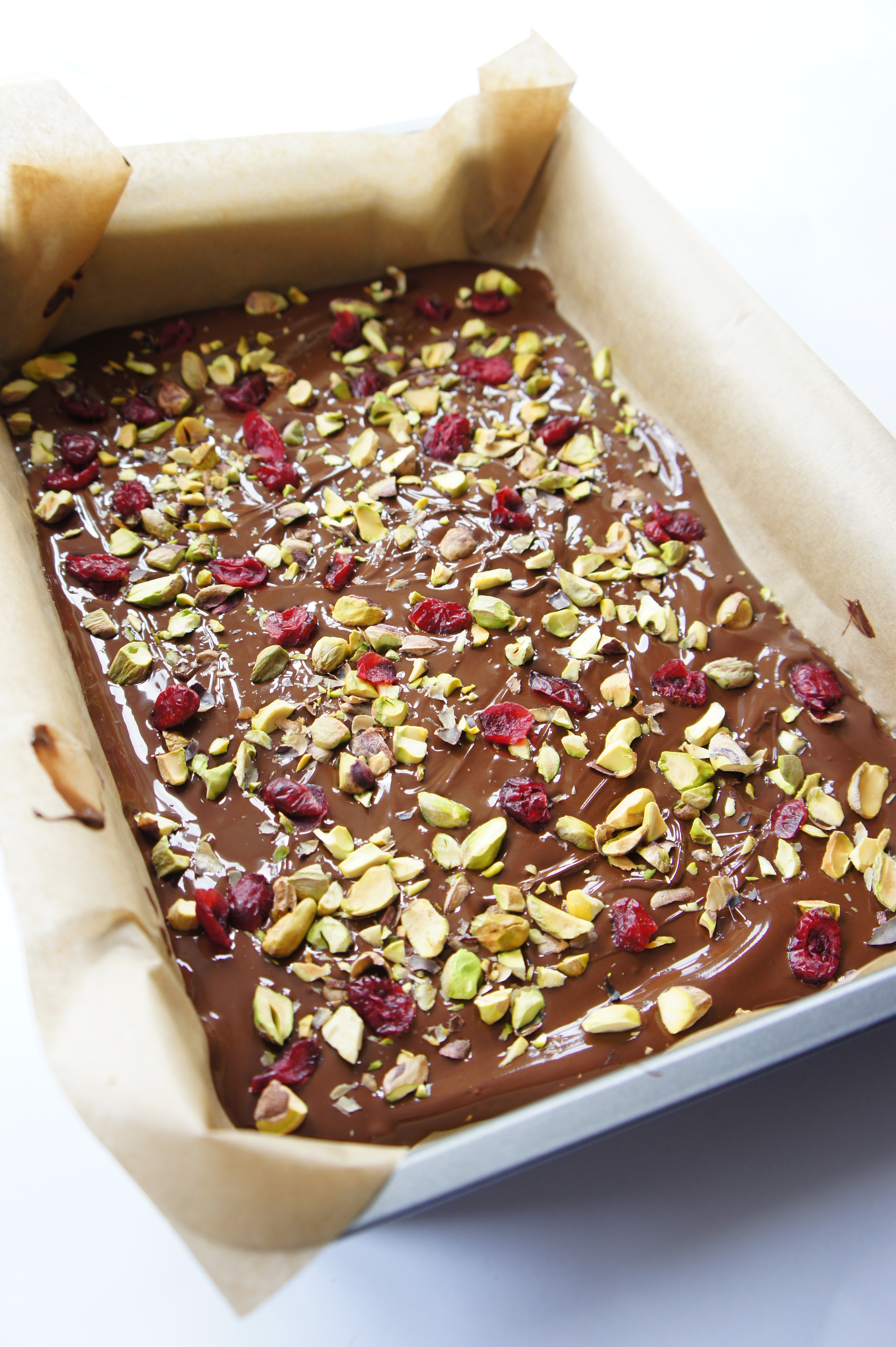 Cranberry and Pistachio Chocolate Bark | Close Encounters of the ...