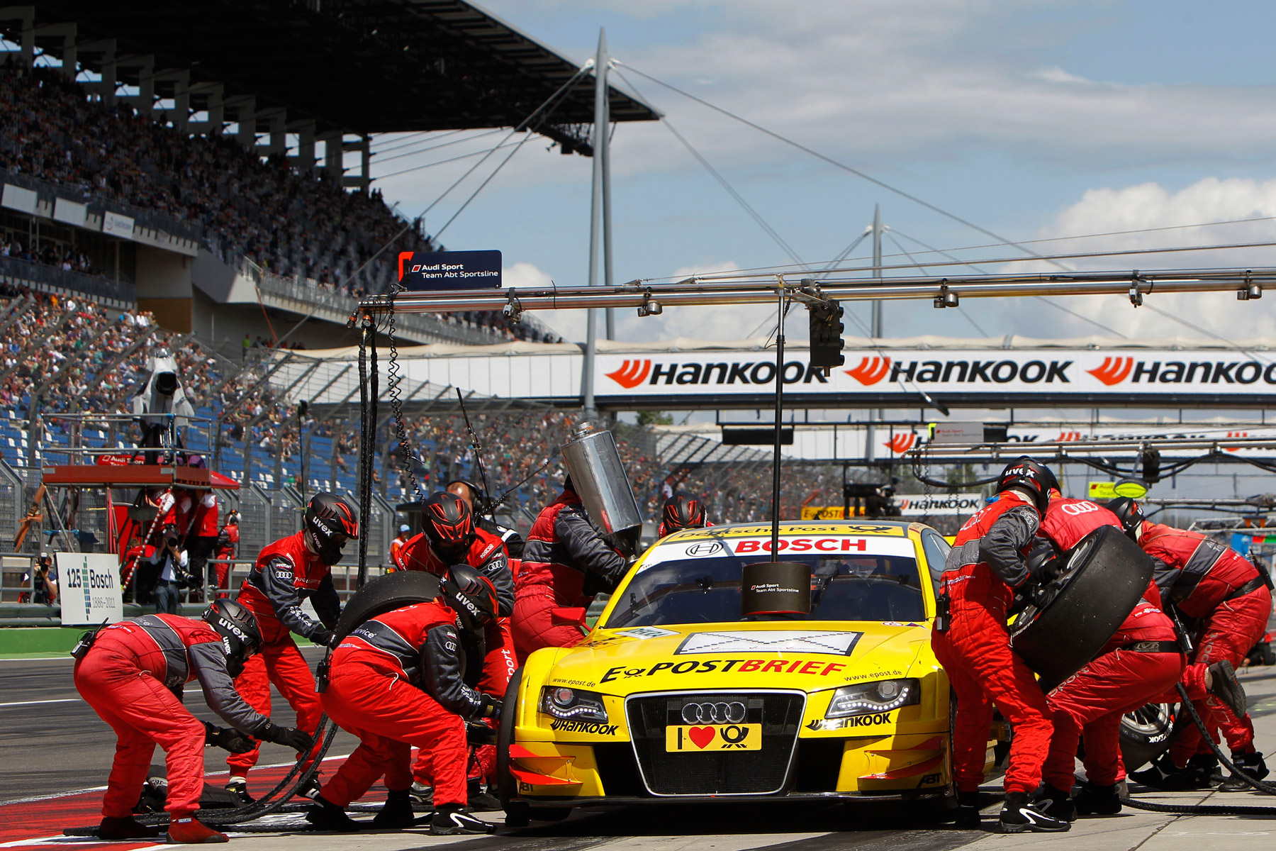 Audi Sport Team Abt Sportsline pit crew - | EuroCar News