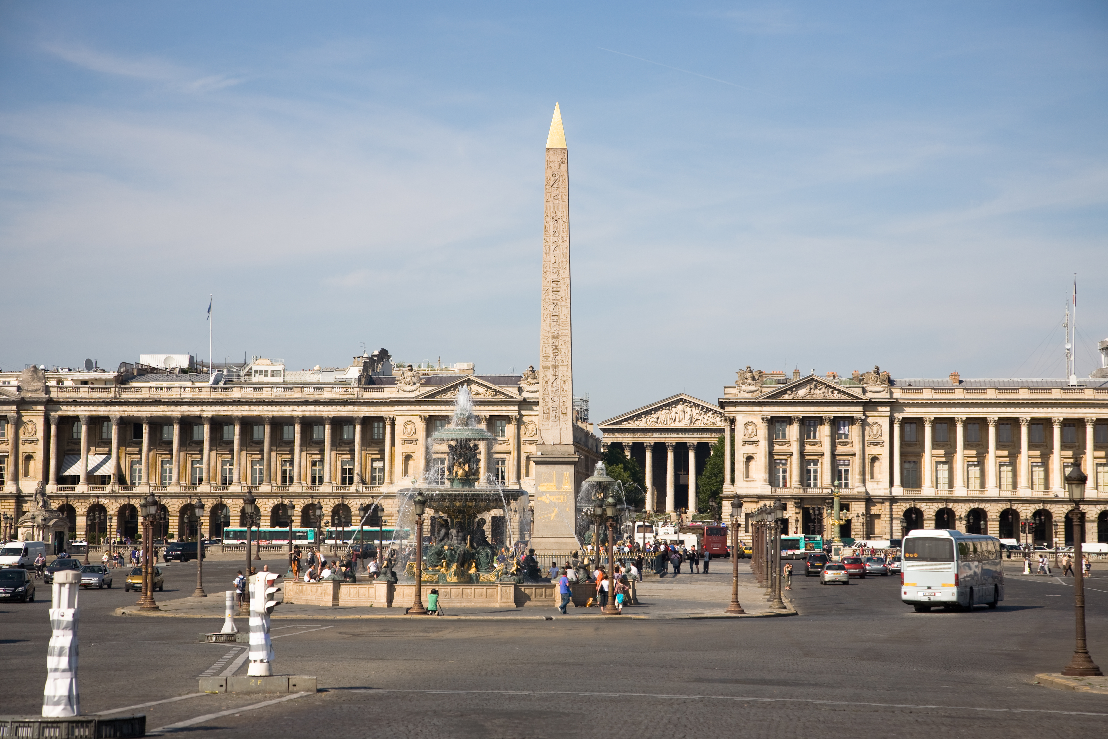 Place de la Concorde com Obelisco e prédios históricos como Hotel de ...