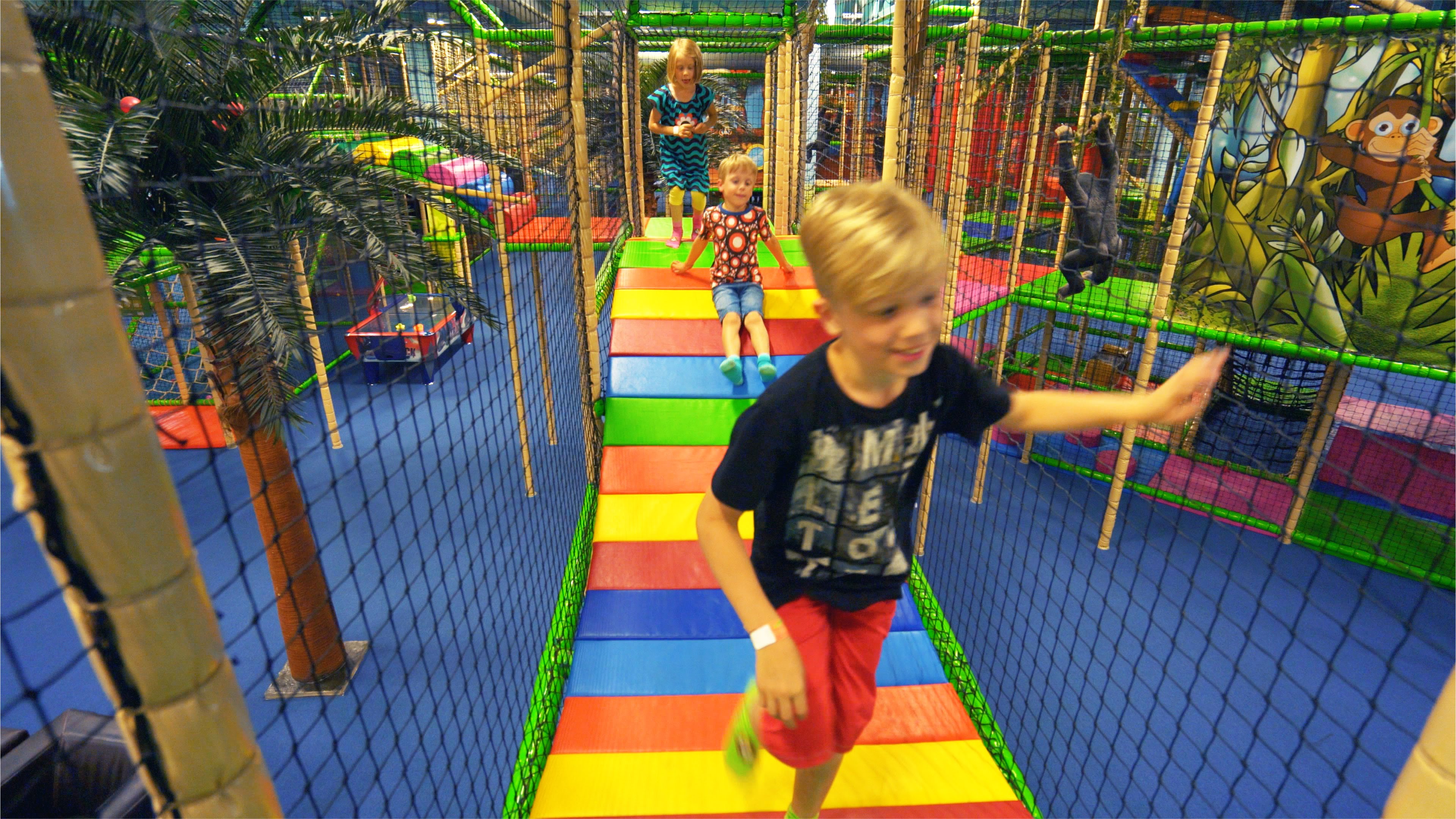 Fun Indoor Playground for Family and Kids at Leo's Lekland - YouTube
