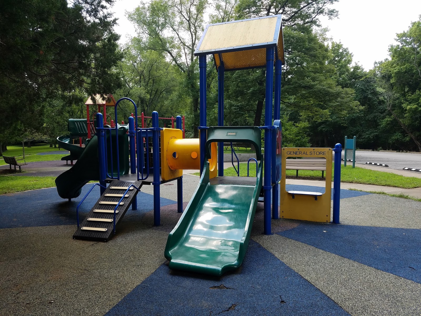 Play St. Louis: Creve Coeur Park, Maryland Heights