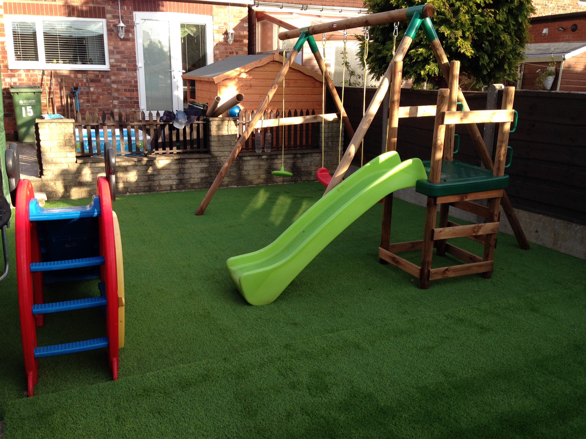 FAKEGRASSKNUTSFORD. | Cheshire Artificial Grass Services