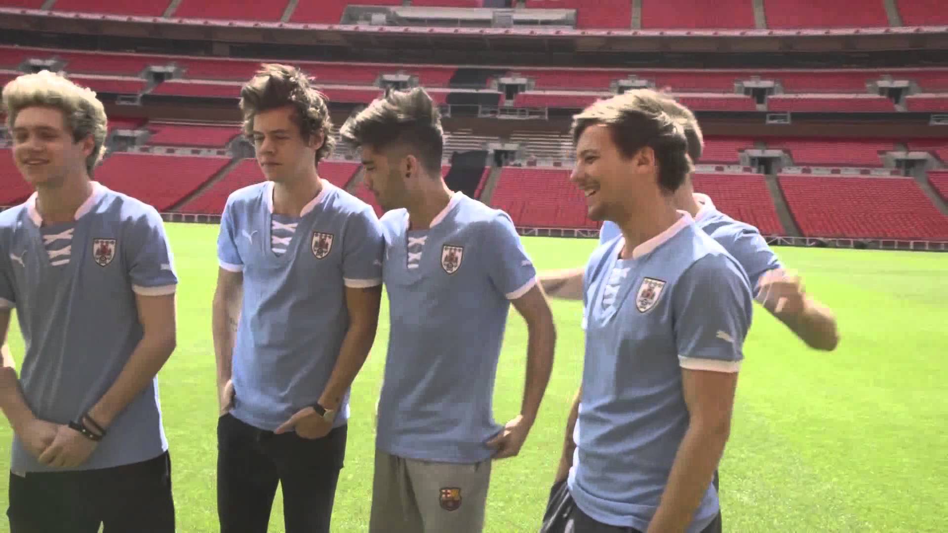 One Direction Play Football at Wembley Stadium - YouTube