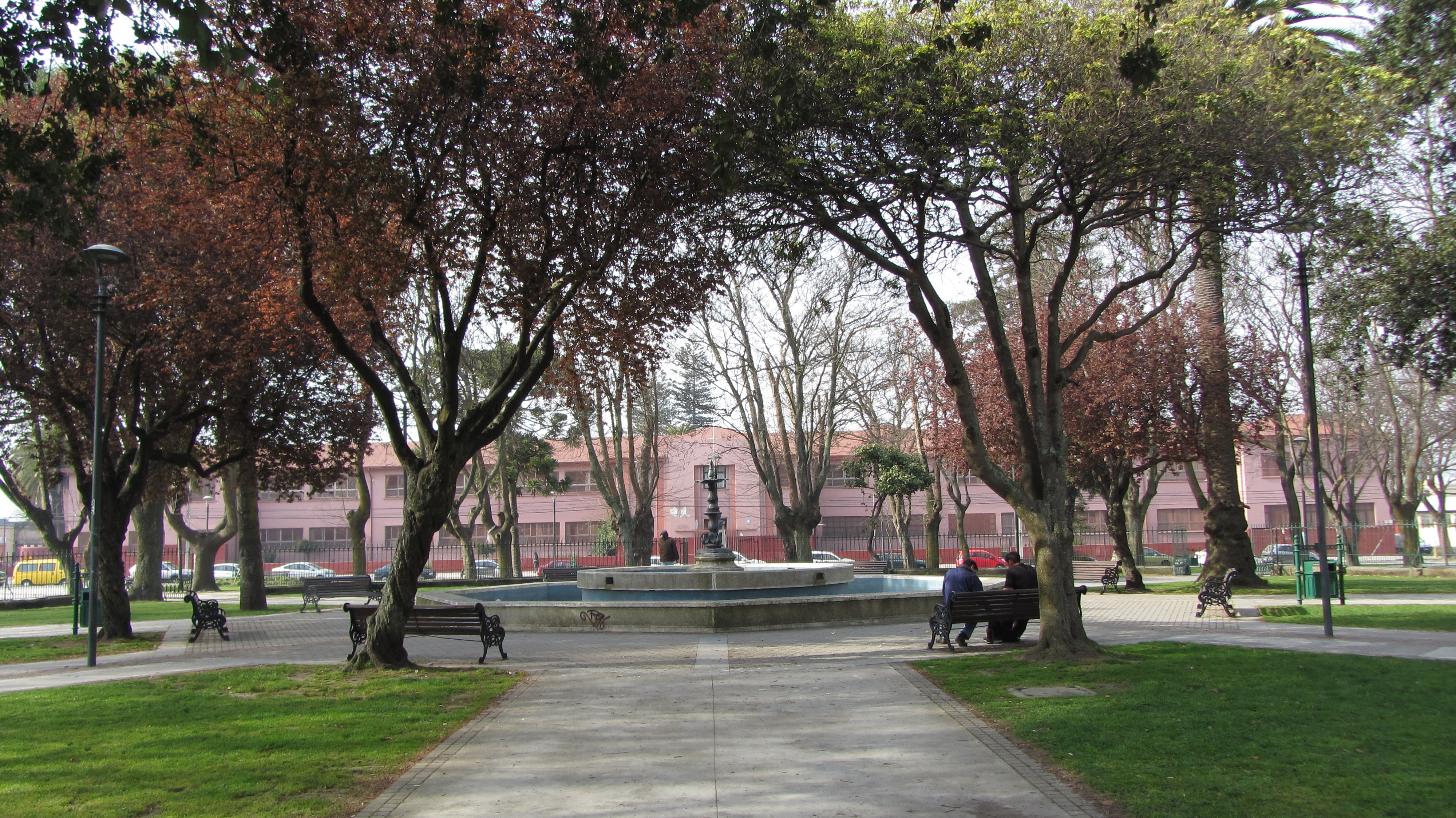 File:Plaza Cruz.JPG - Wikimedia Commons