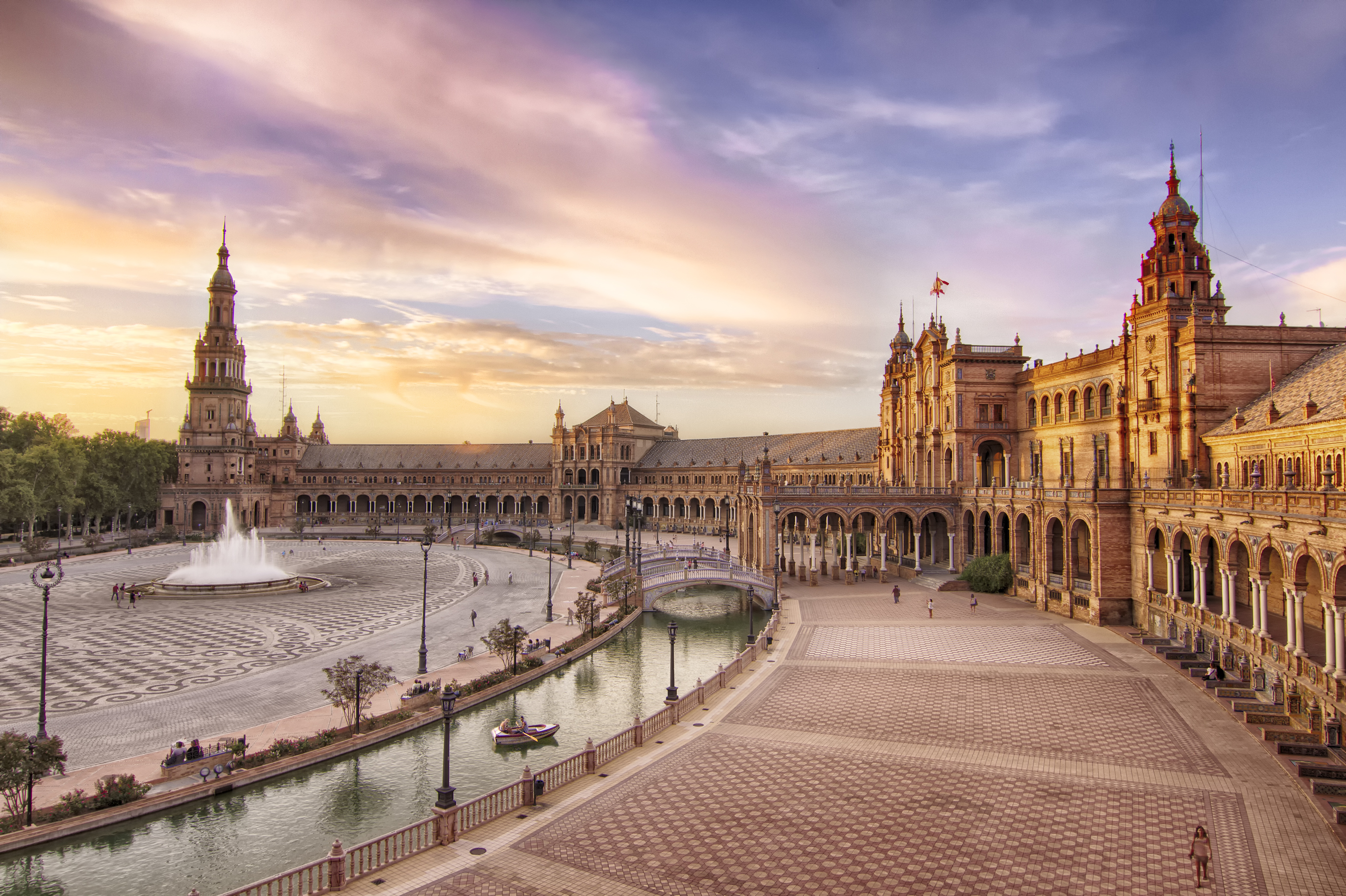 File:Monumental Plaza de España de Sevilla.jpg - Wikimedia Commons