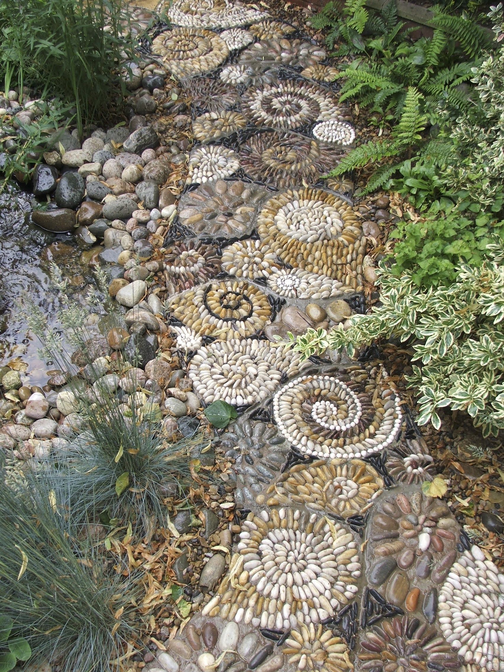 Mosaic garden design at Harrogate Flower Show - Craft Courses ...