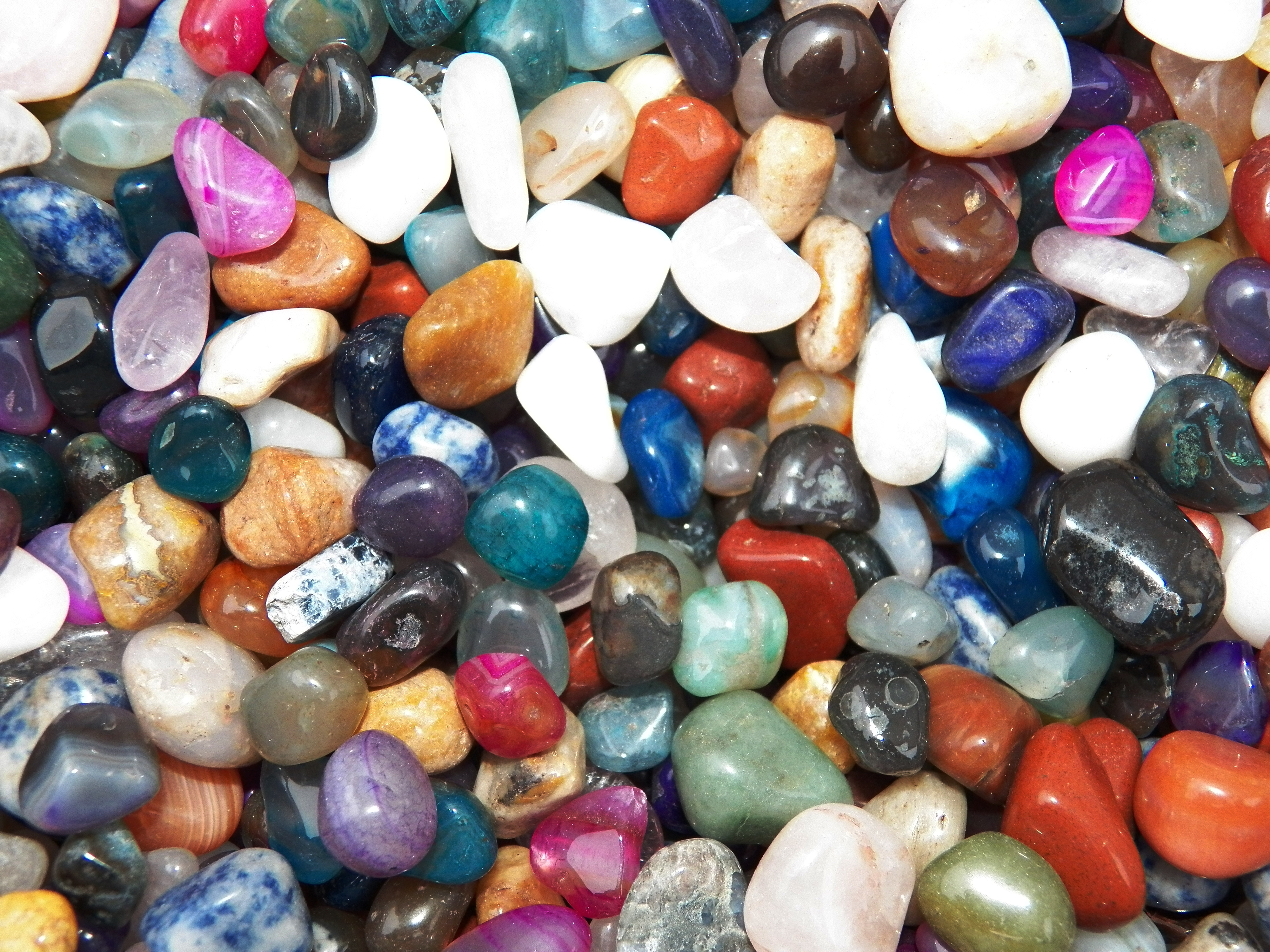 Polished Gemstones, mixed sizes and shapes