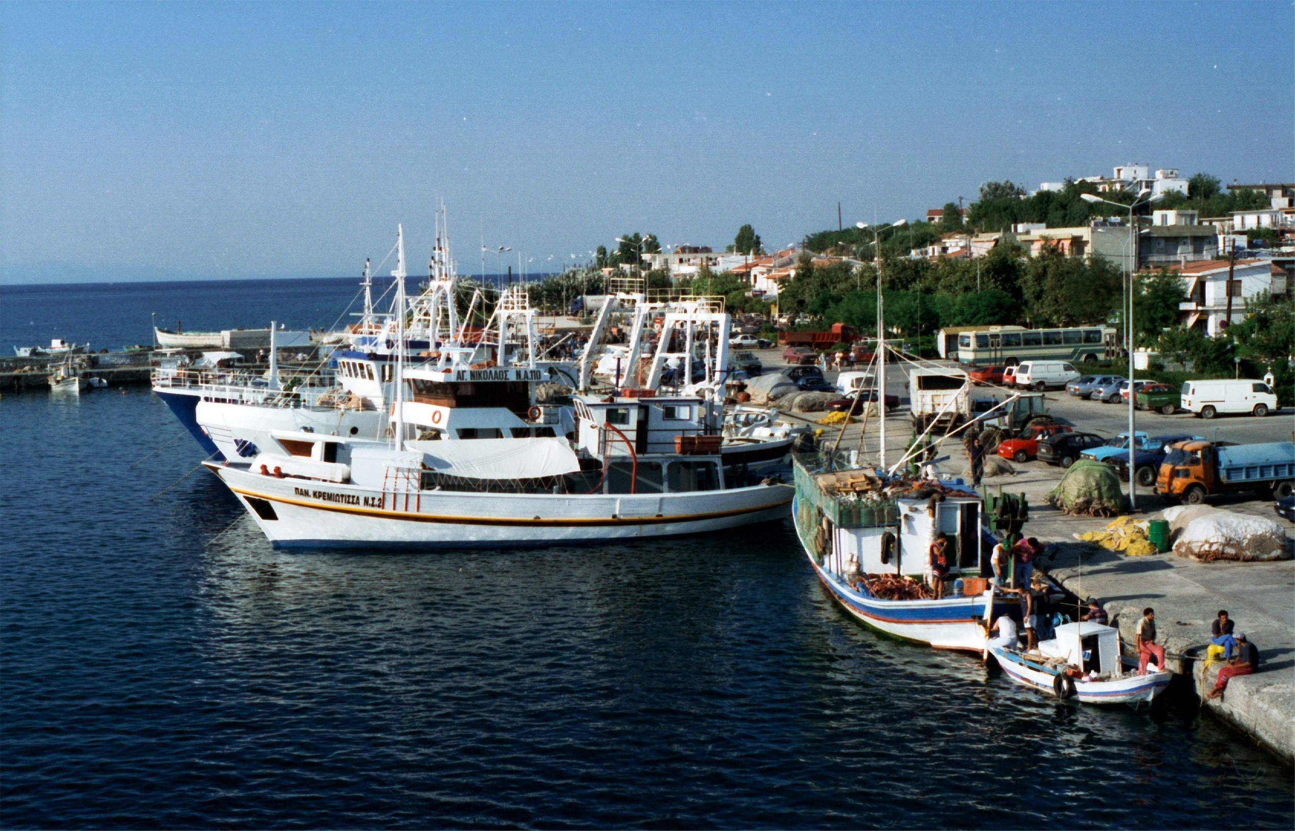 File:Fishing-boats-port-samothraki.jpg - Wikimedia Commons