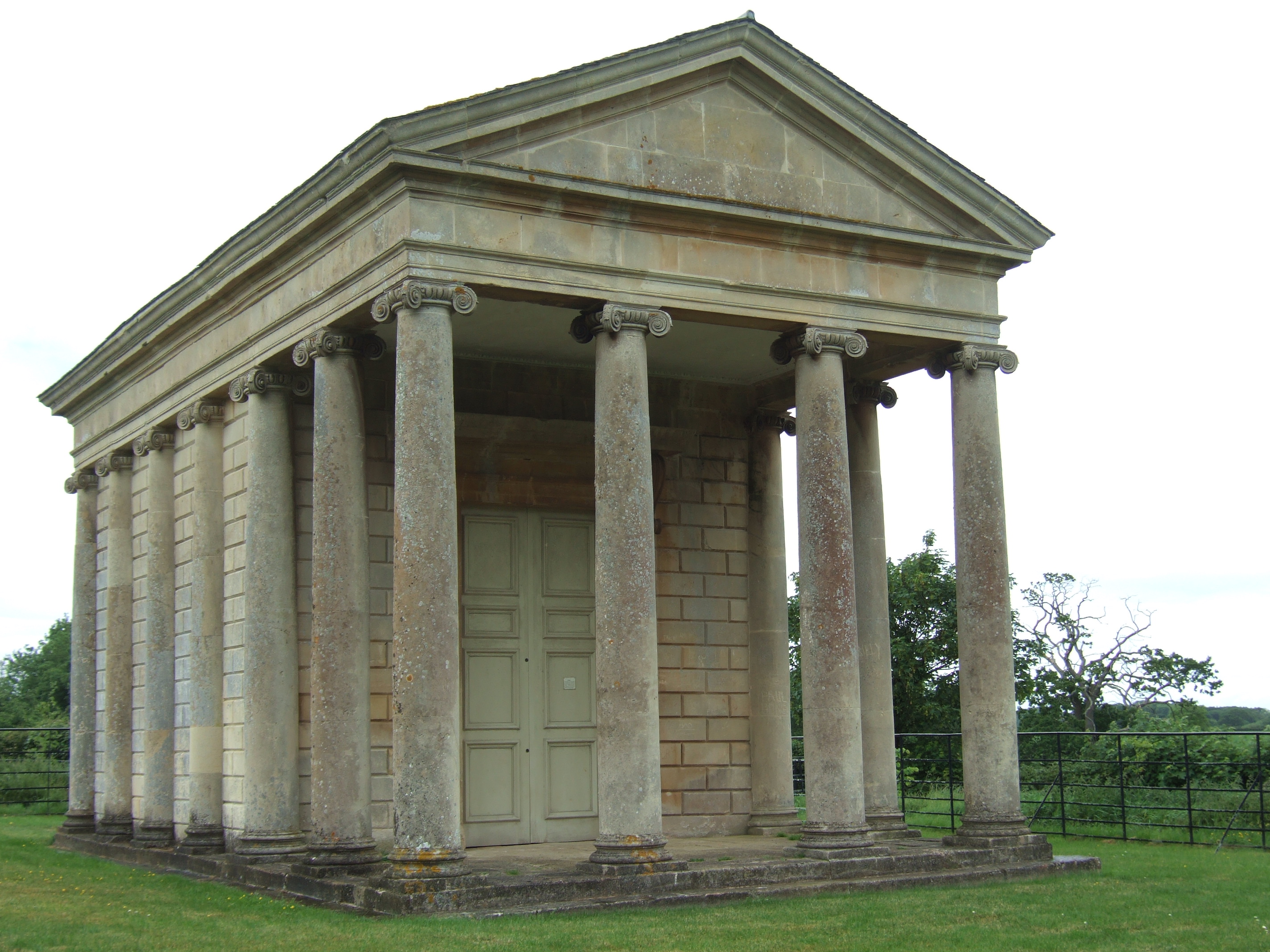 File:1 Temple of Harmony SE facade and portico 2.JPG - Wikimedia Commons