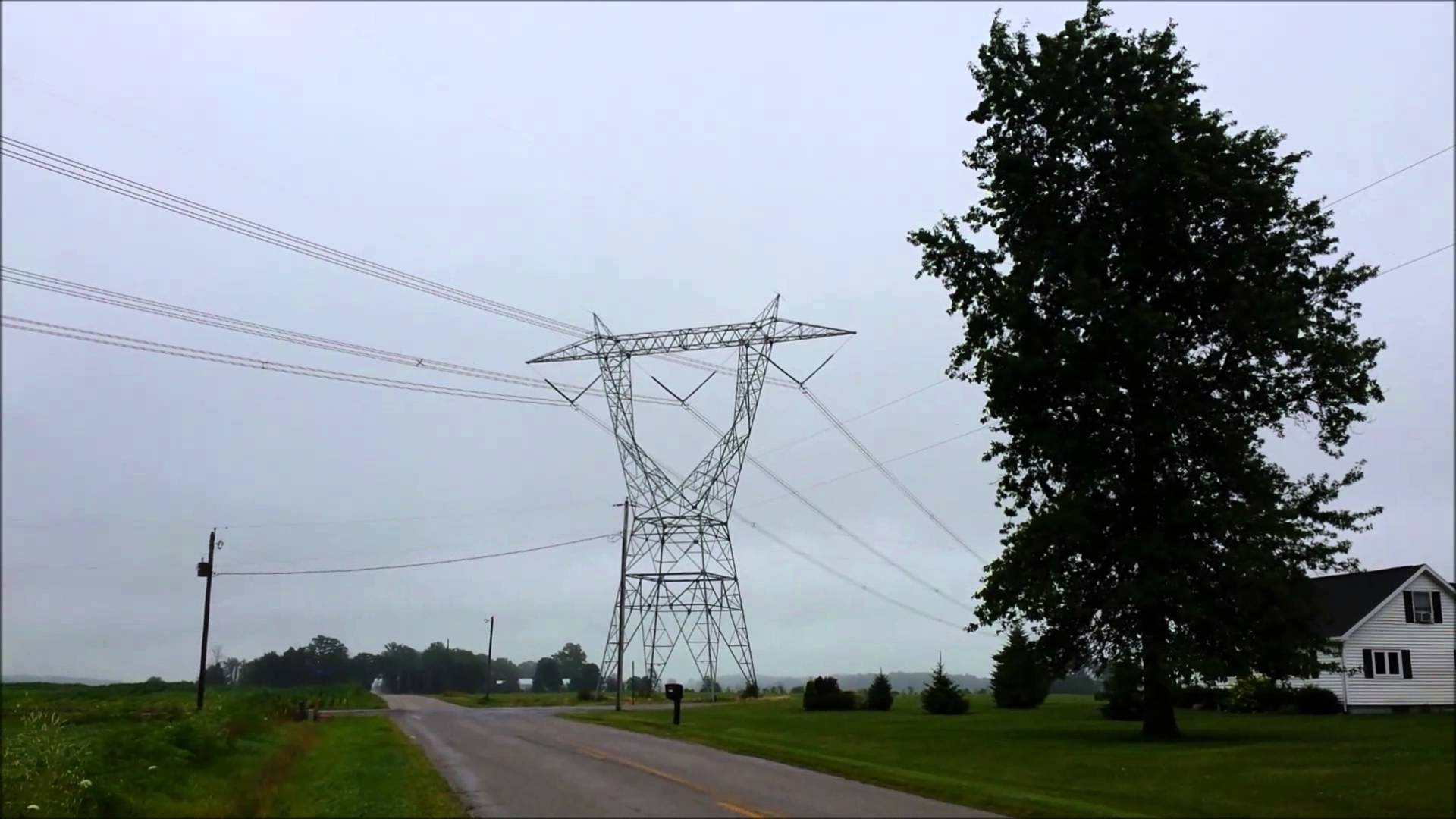 High Voltage 765 kV Power Line Noise - YouTube