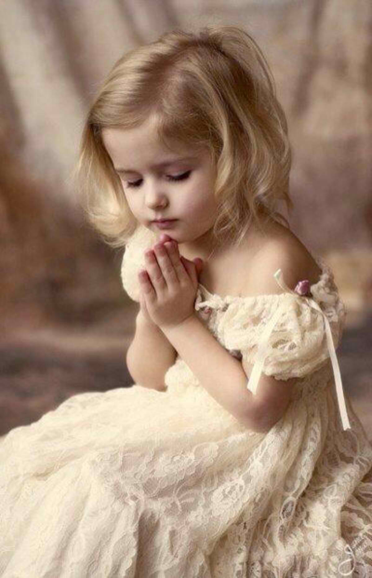 FULLY BEADED! LITTLE GIRL PRAYING