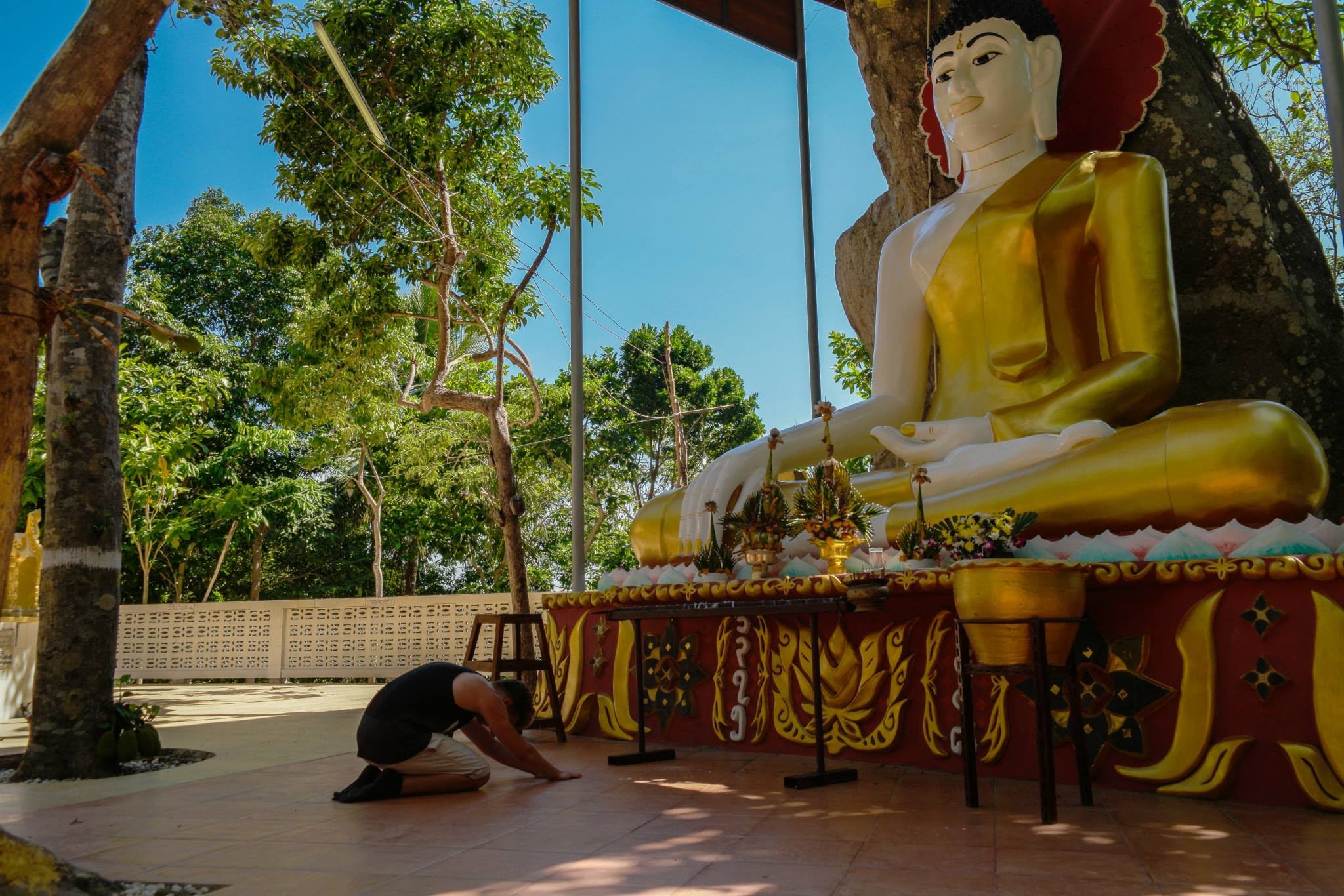 praying to Buddha | Thailand Series Ep17 - YouTube