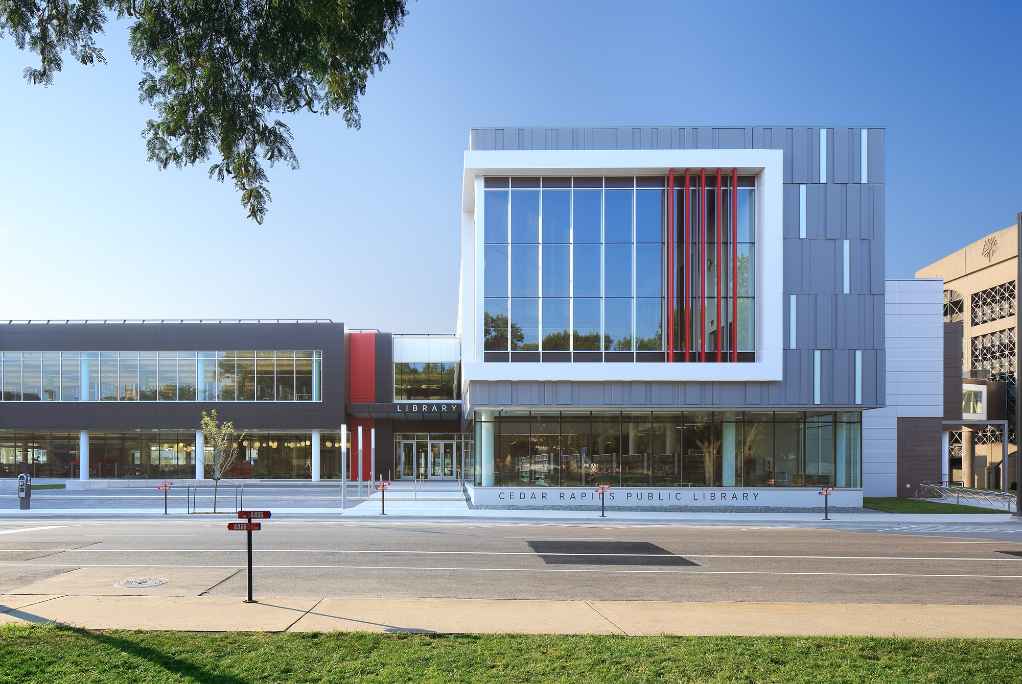Cedar Rapids Public Library / OPN Architects | ArchDaily