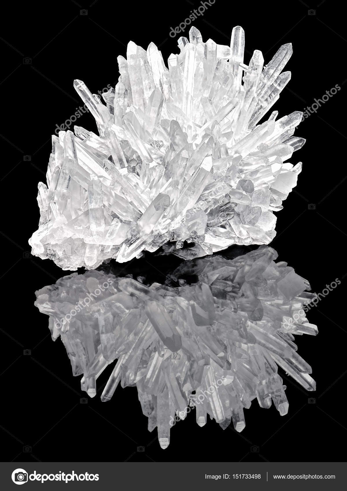 Pure Quartz Crystal cluster closeup on black background — Stock ...