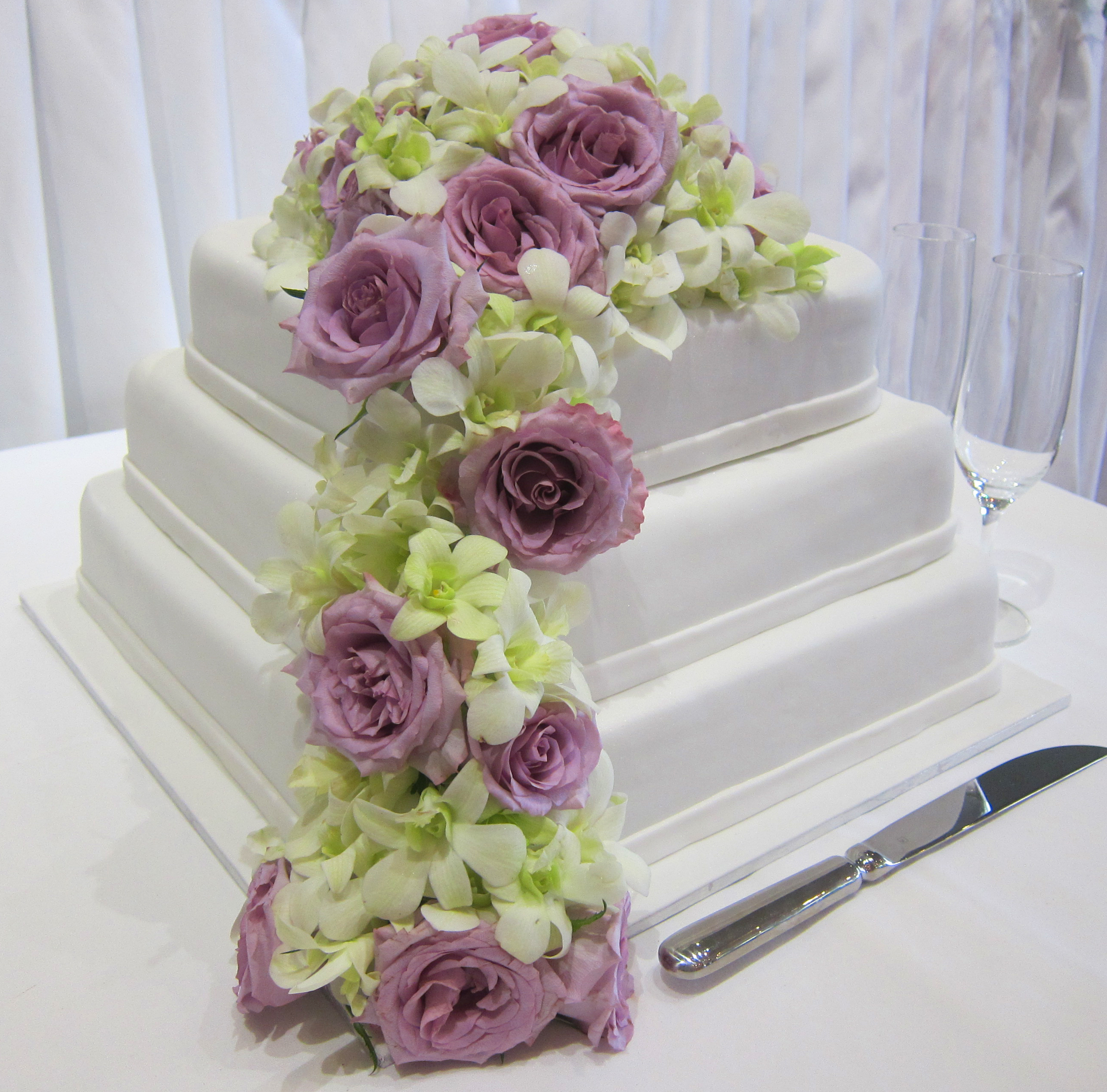 Wedding Flowers Ideas: Elegant Navy Blue Fresh Wedding Flowers ...