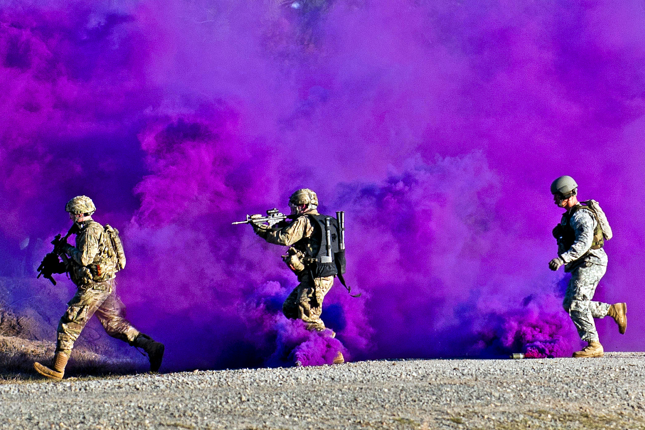 File:Flickr - The U.S. Army - Purple smoke.jpg - Wikimedia Commons