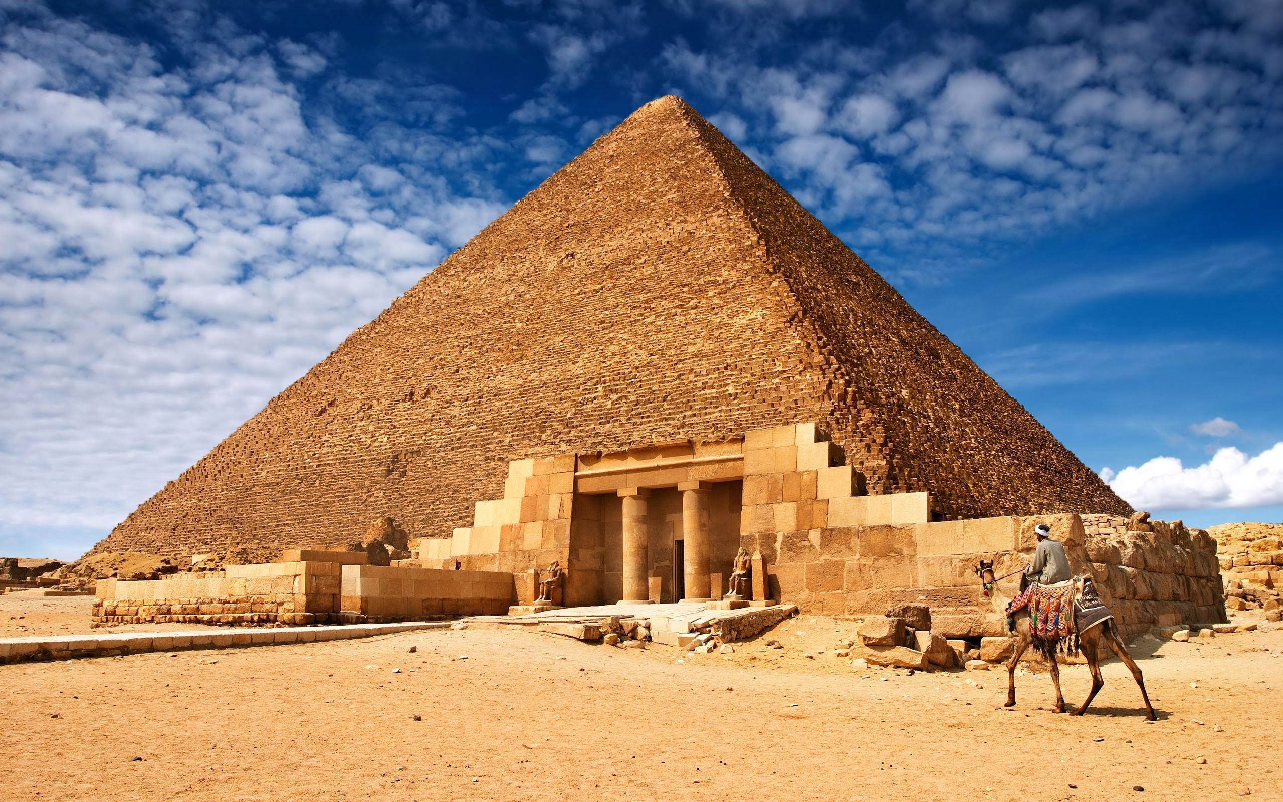 The Egyptian pyramids - Travelbylocation