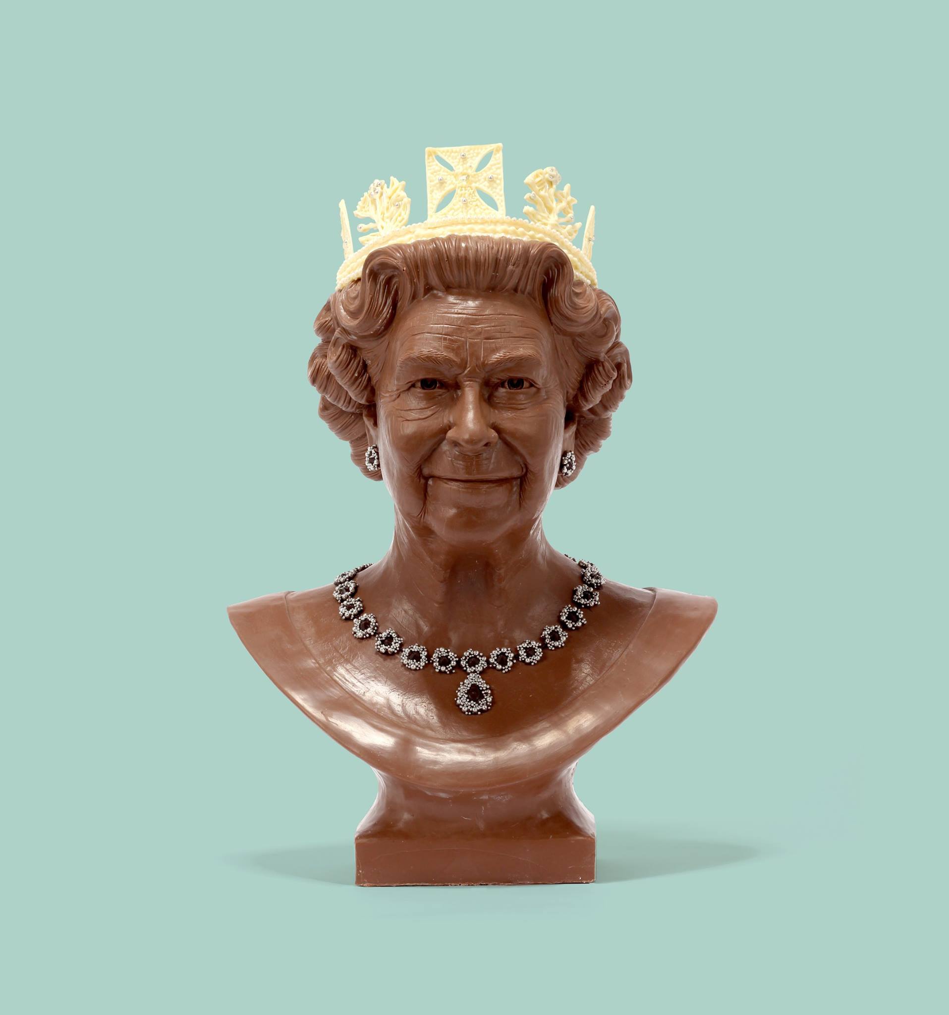 Chocolatician: Queen Elizabeth II Sculpture - Plunge Creations