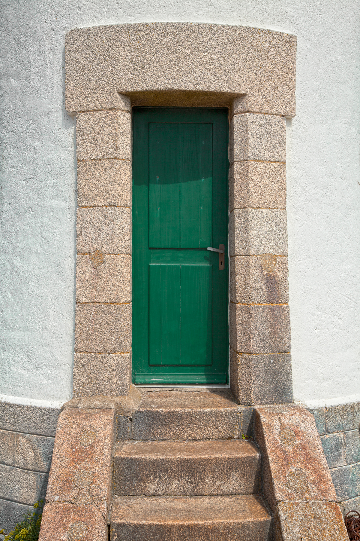 Quiberon lighthouse door - hdr photo