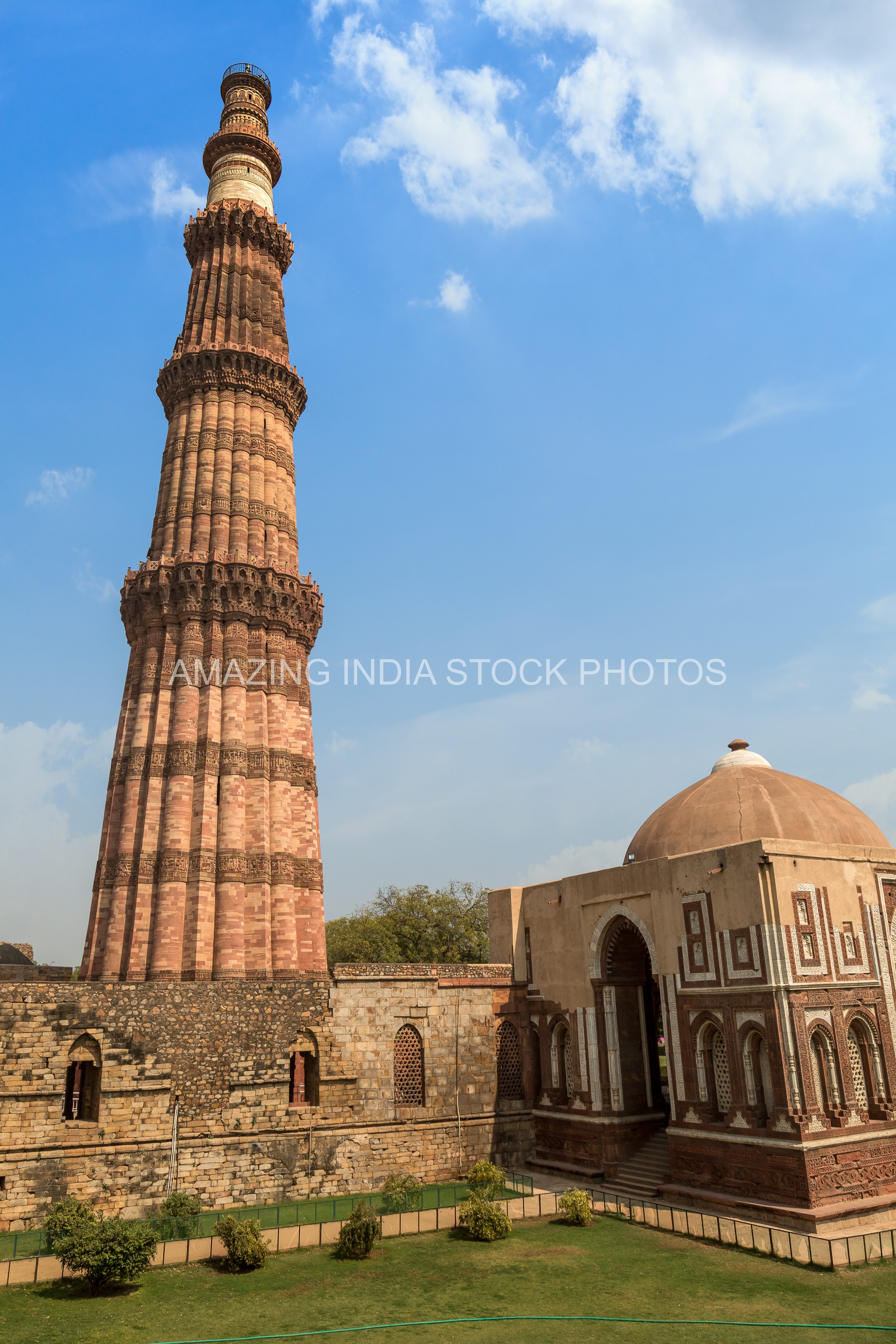 Qutub Minar Stock Photos in high quality - Amazing India Stock Photos
