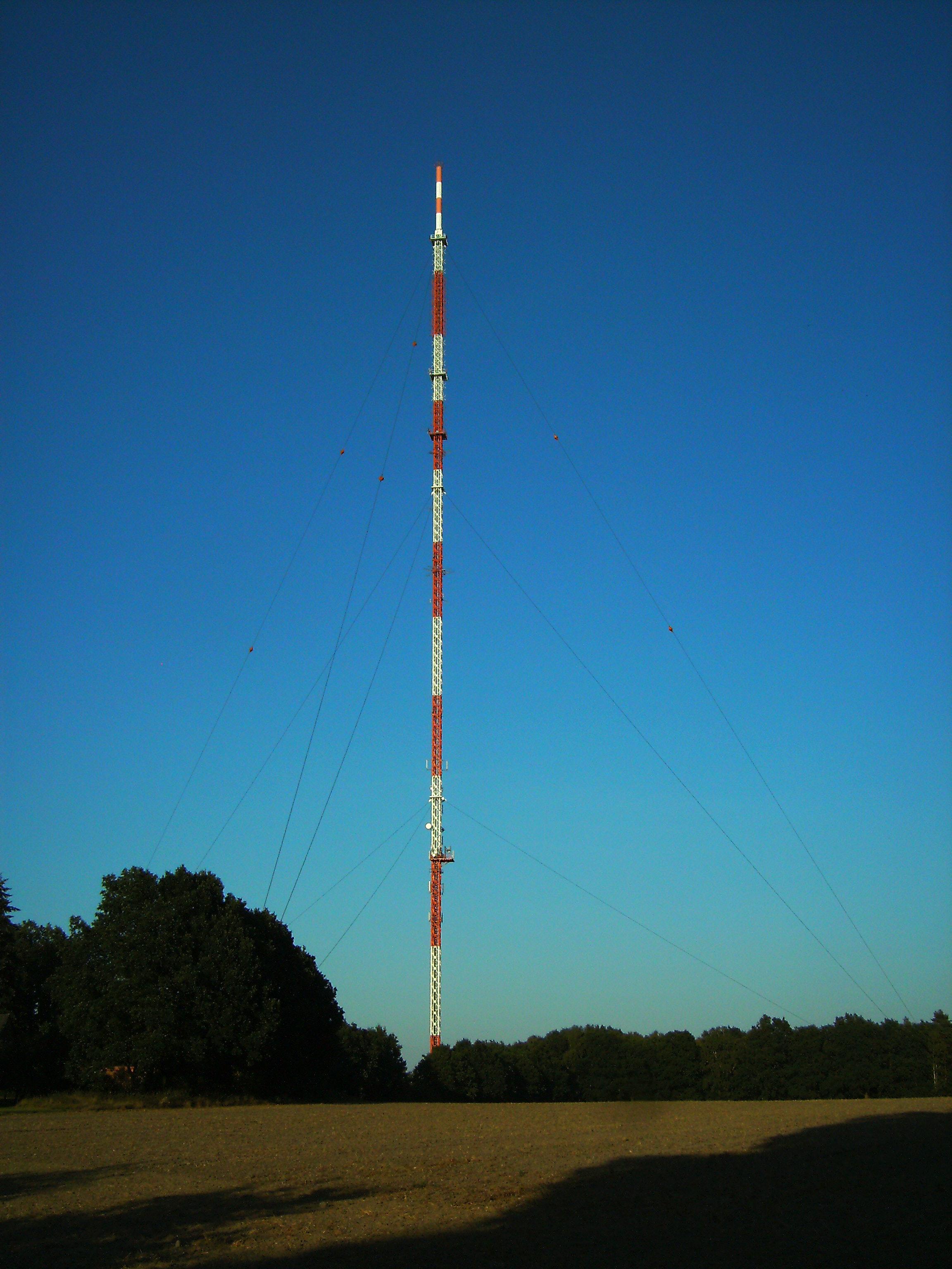 Radio mast photo