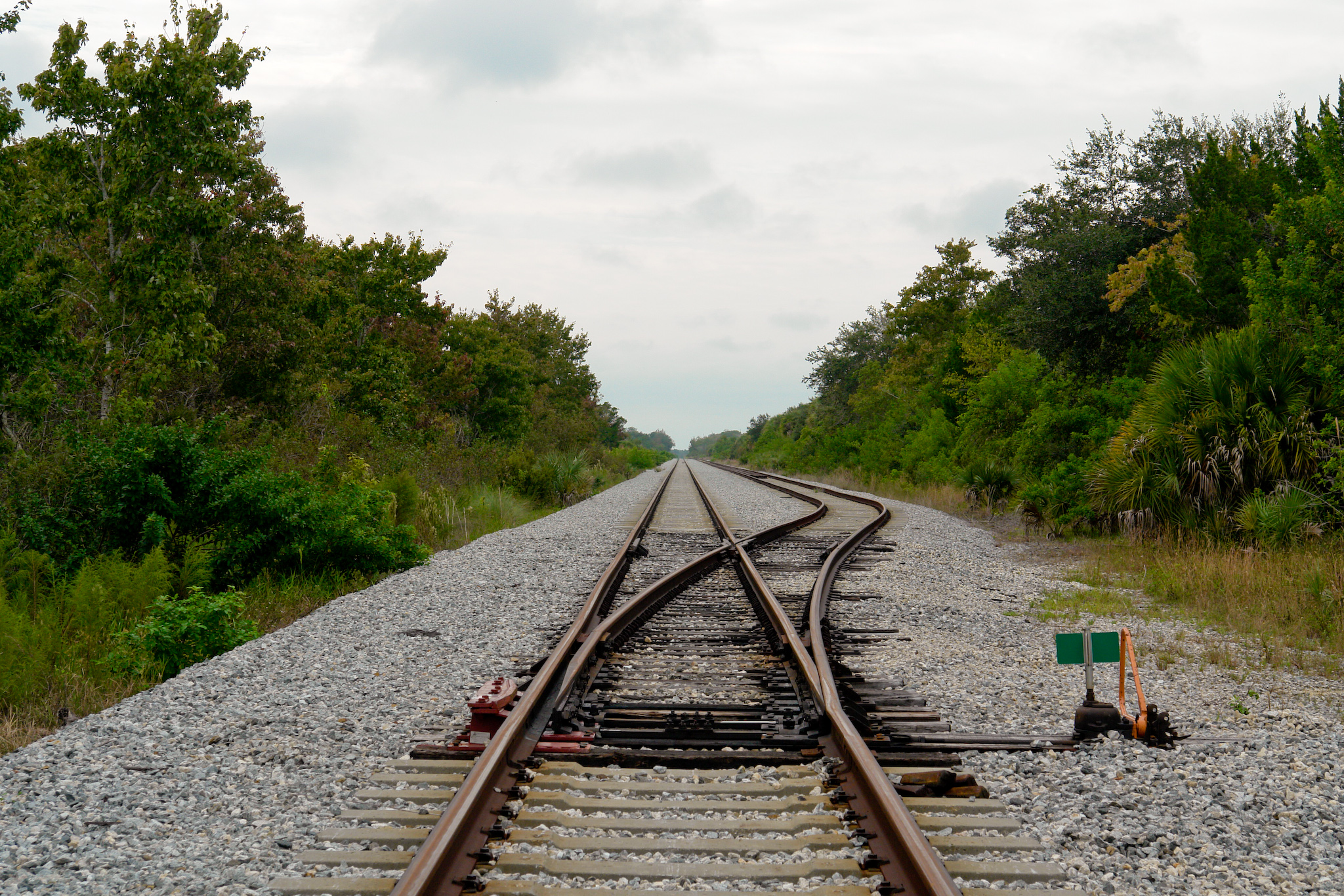 File:Railroad Tracks - Merritt Island, Florida.jpg - Wikimedia Commons