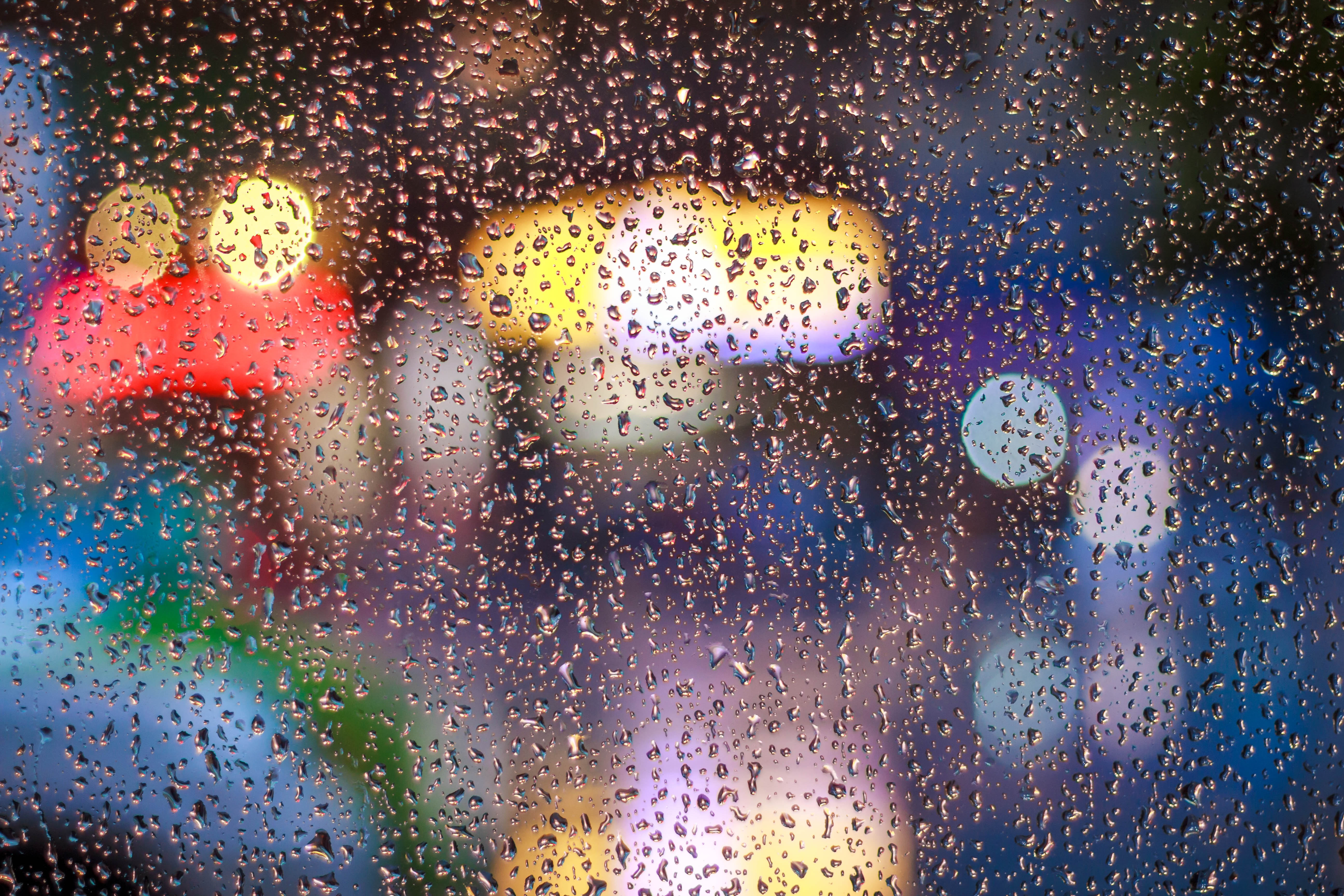 Rainy Mood Blurred Lights | picmelon