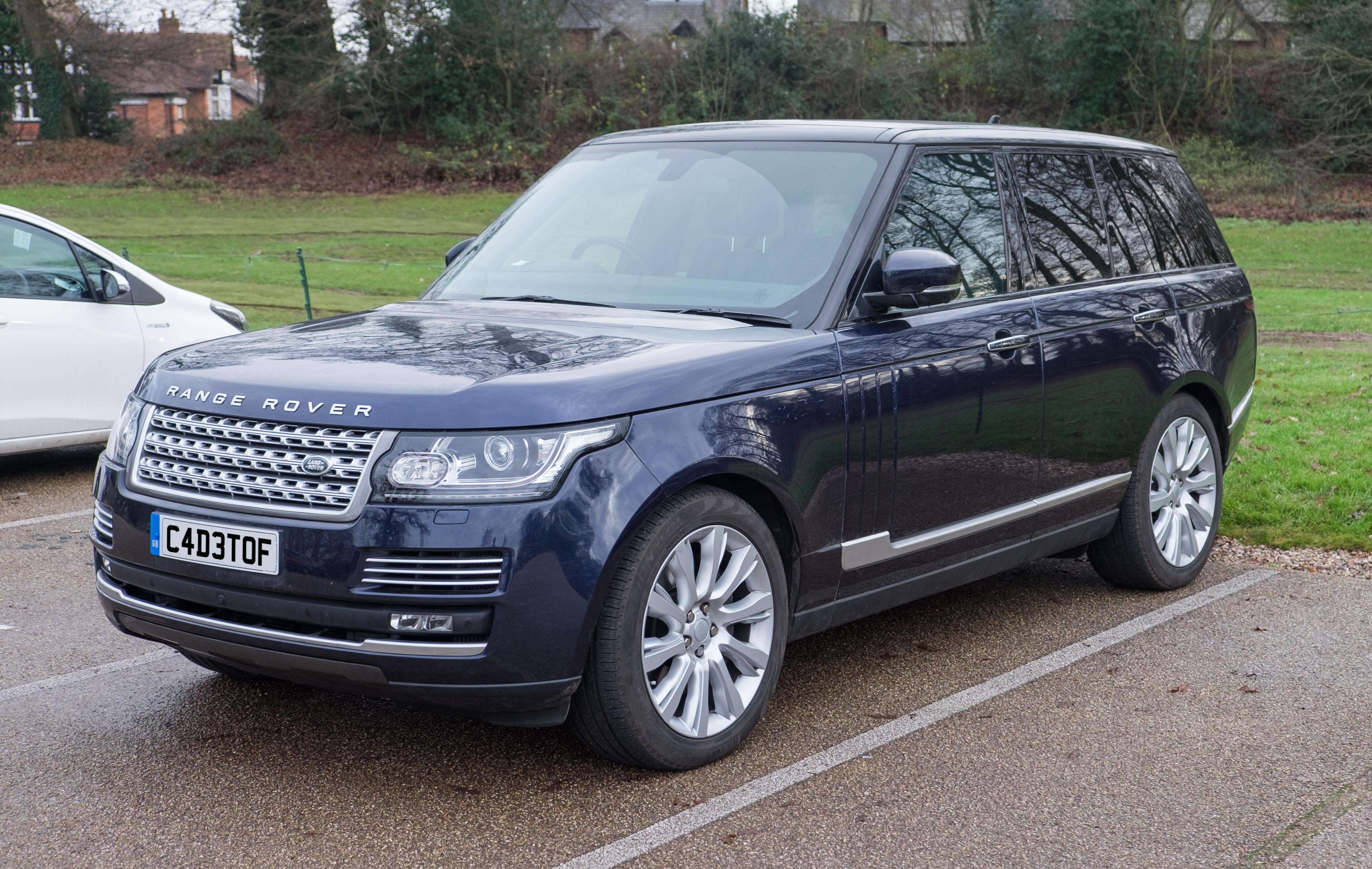 File:Land Rover Range Rover Autobiography 2016.jpg - Wikimedia Commons