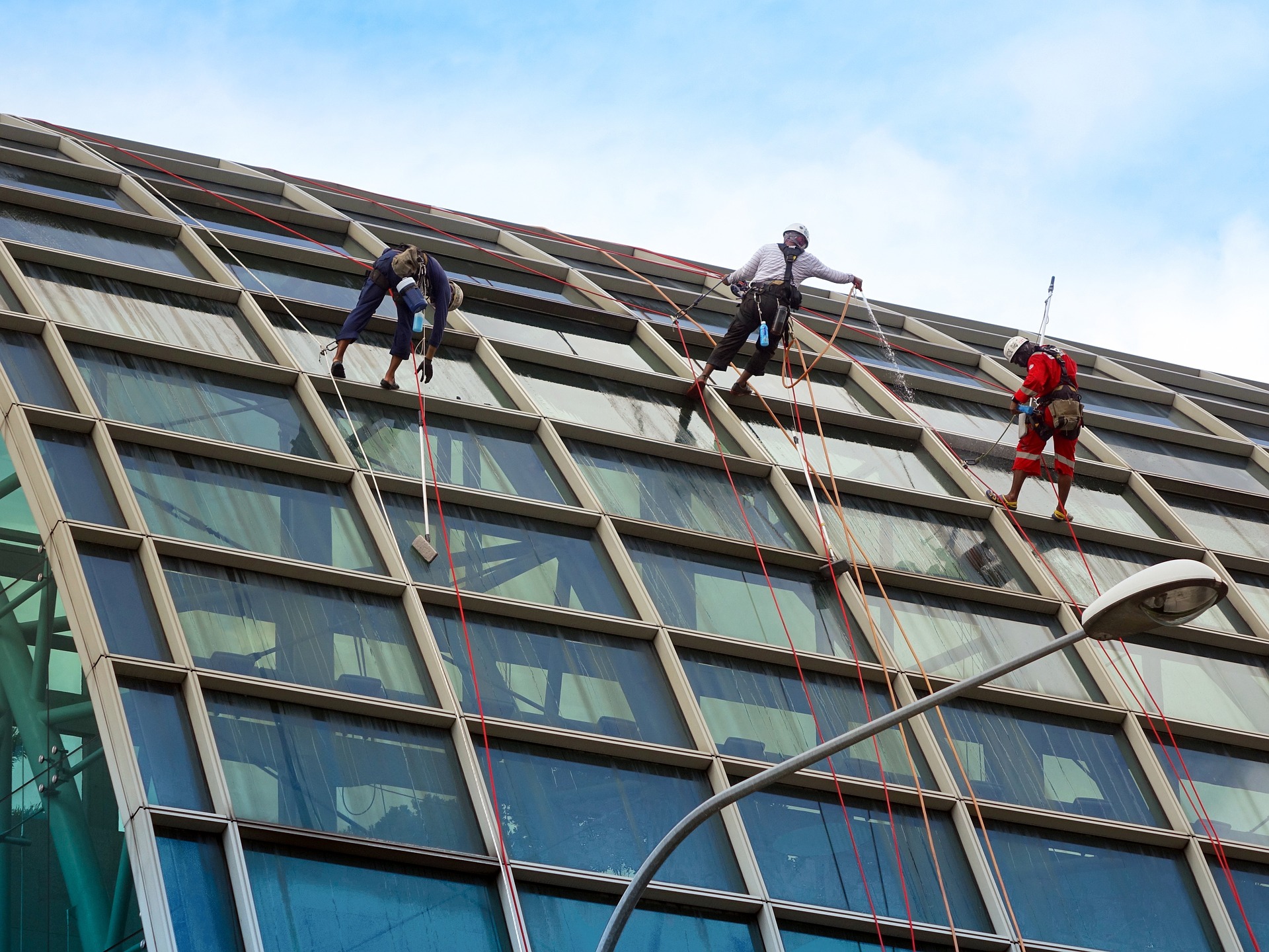 Rappelling photo