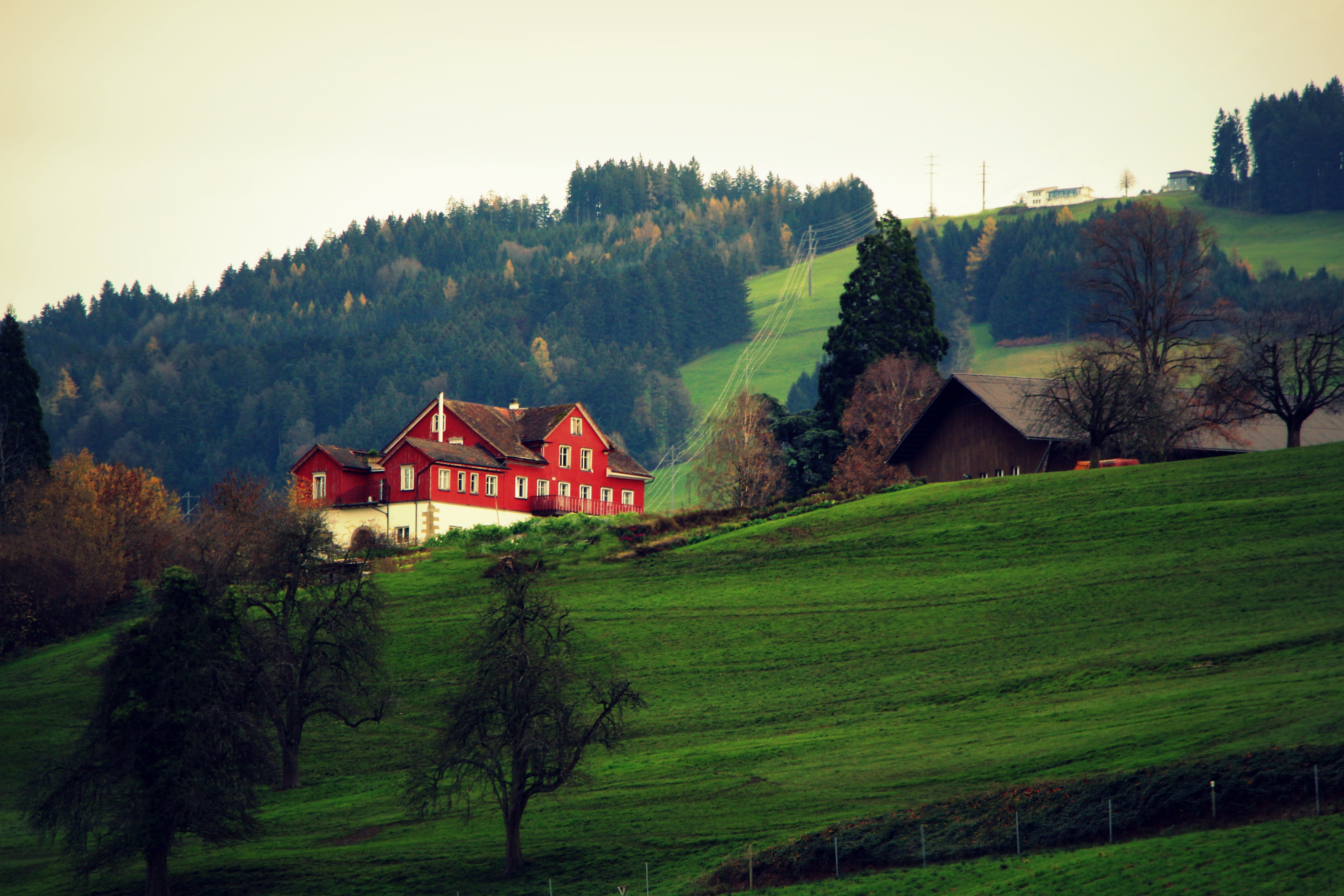 Village countryside. Деревня Бюзенваль Франция холмы. Село на Холме Швейцарии. Дом на Холме. Деревенский домик на Холме.