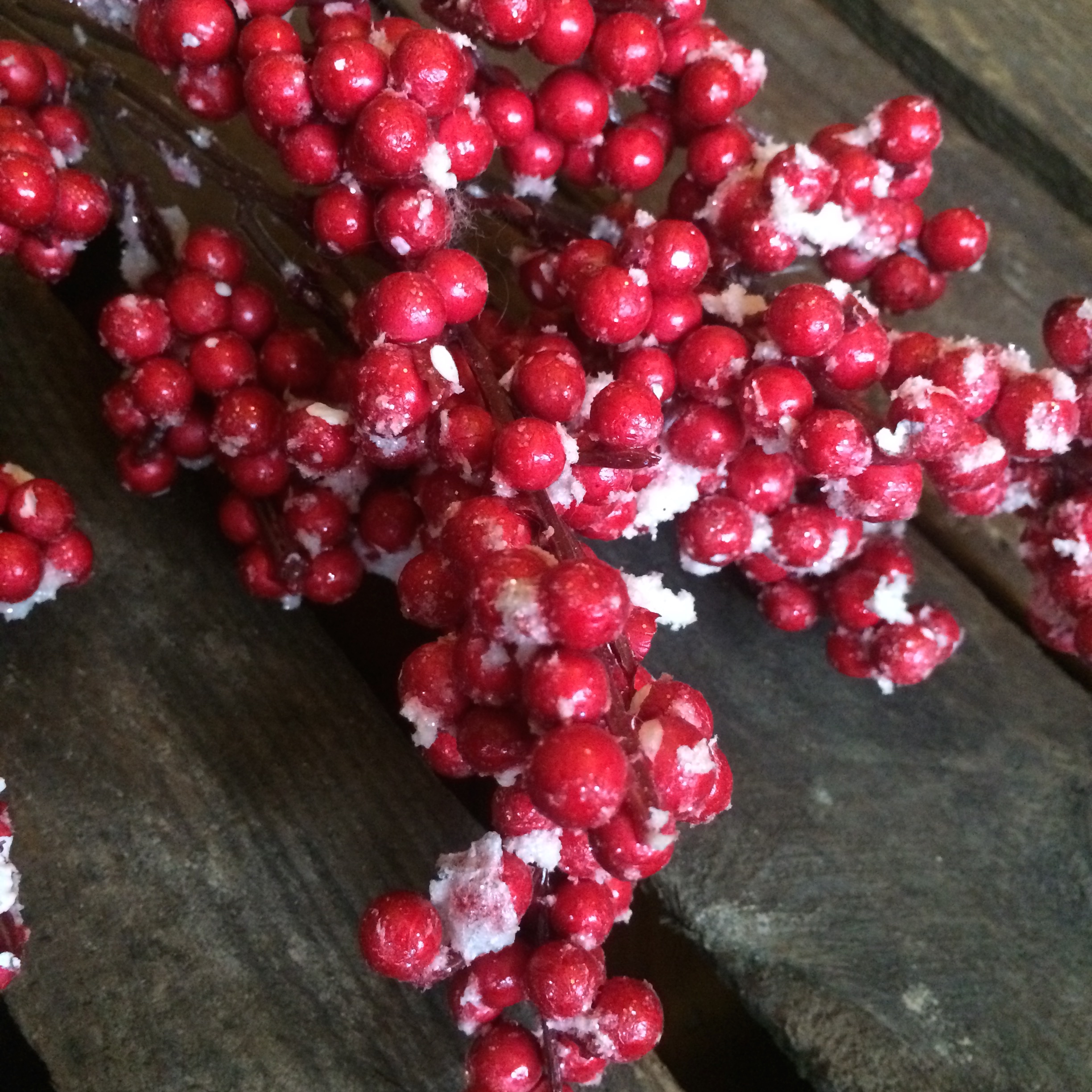 Frosted Artificial Red Berries | heavenlyhomesandgardens.co.uk