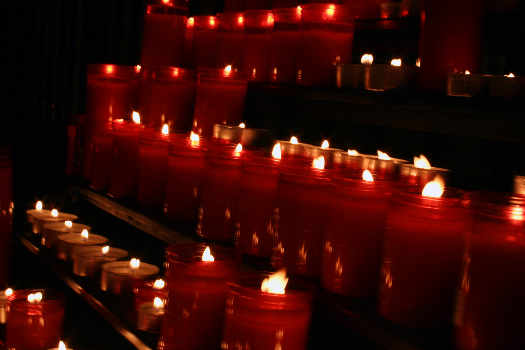 Red candles photo