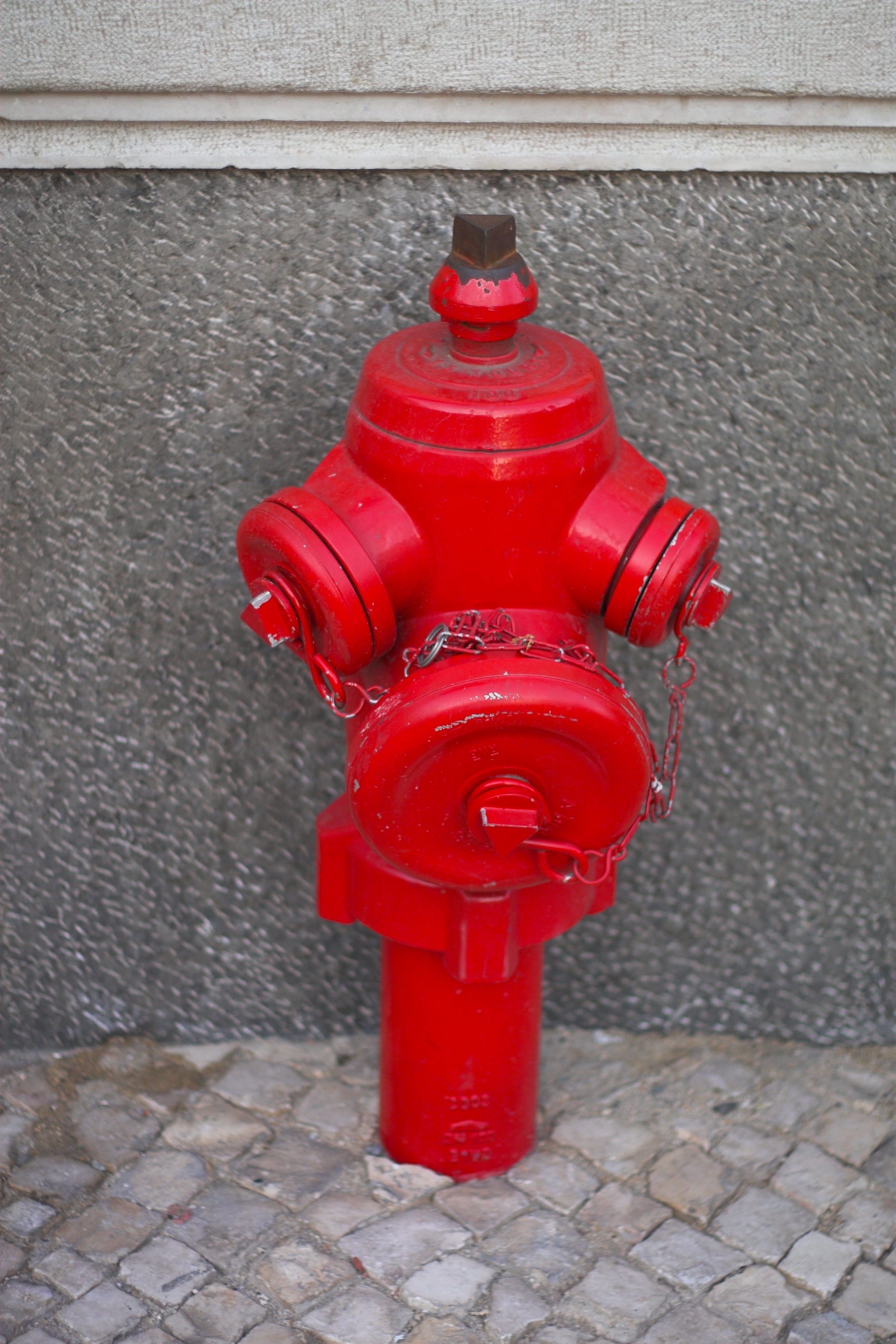 File:Red fire hydrant in Lisbon 01.jpg - Wikimedia Commons