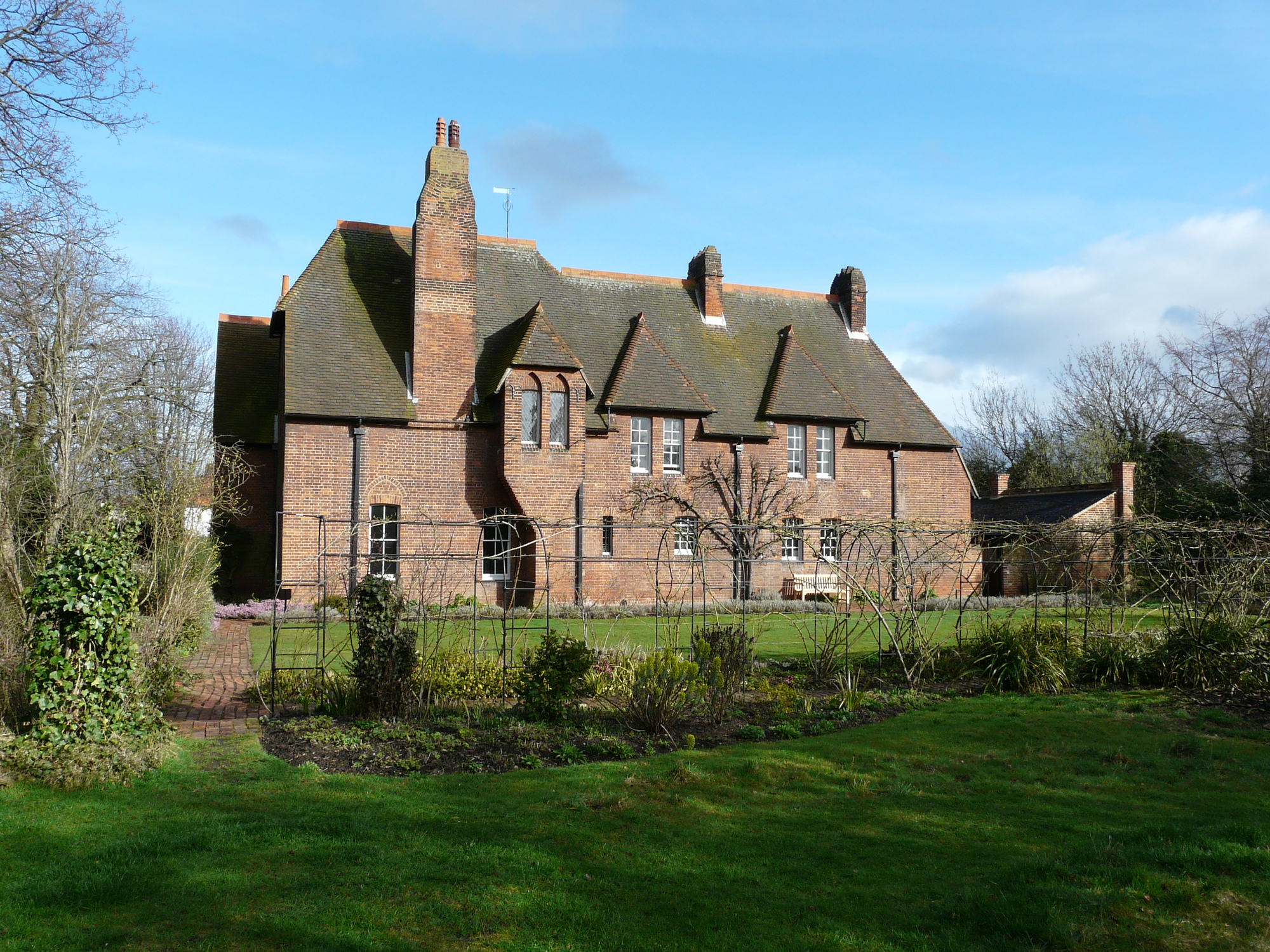 AD Classics: Red House / William Morris and Philip Webb | ArchDaily