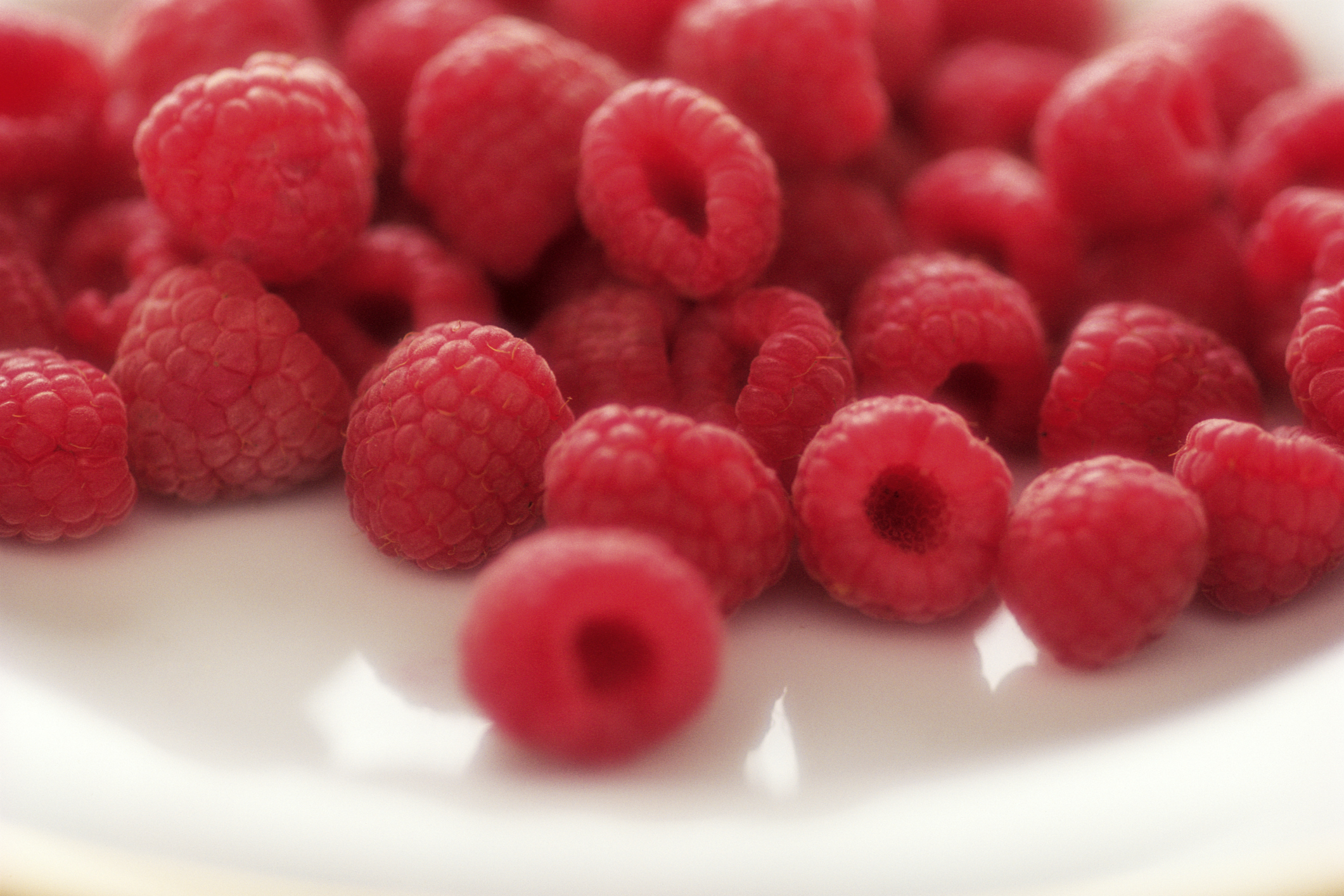 What Are the Benefits of Red Raspberries? | LIVESTRONG.COM